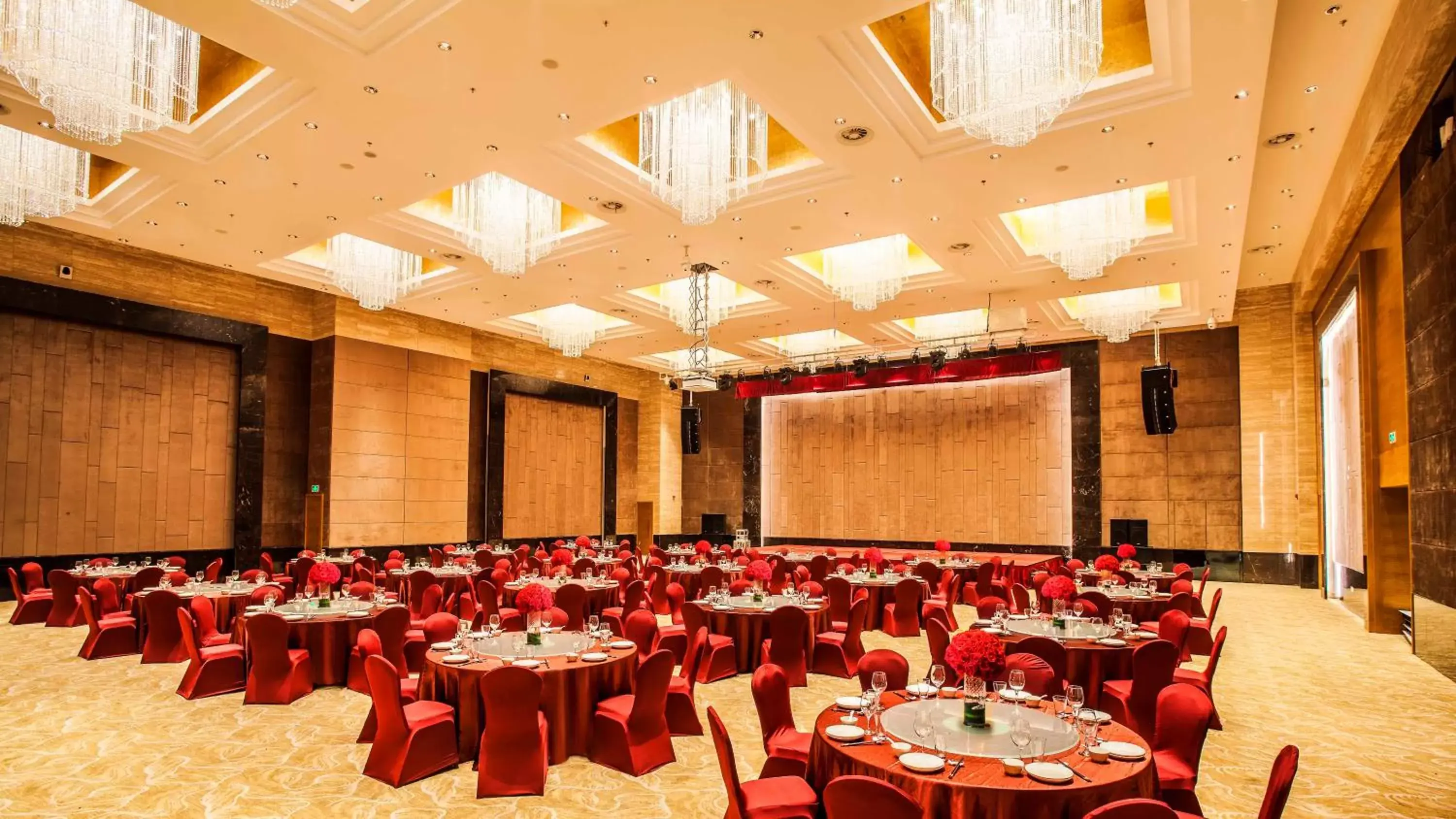 Banquet/Function facilities, Restaurant/Places to Eat in Holiday Inn Nanchang Riverside, an IHG Hotel