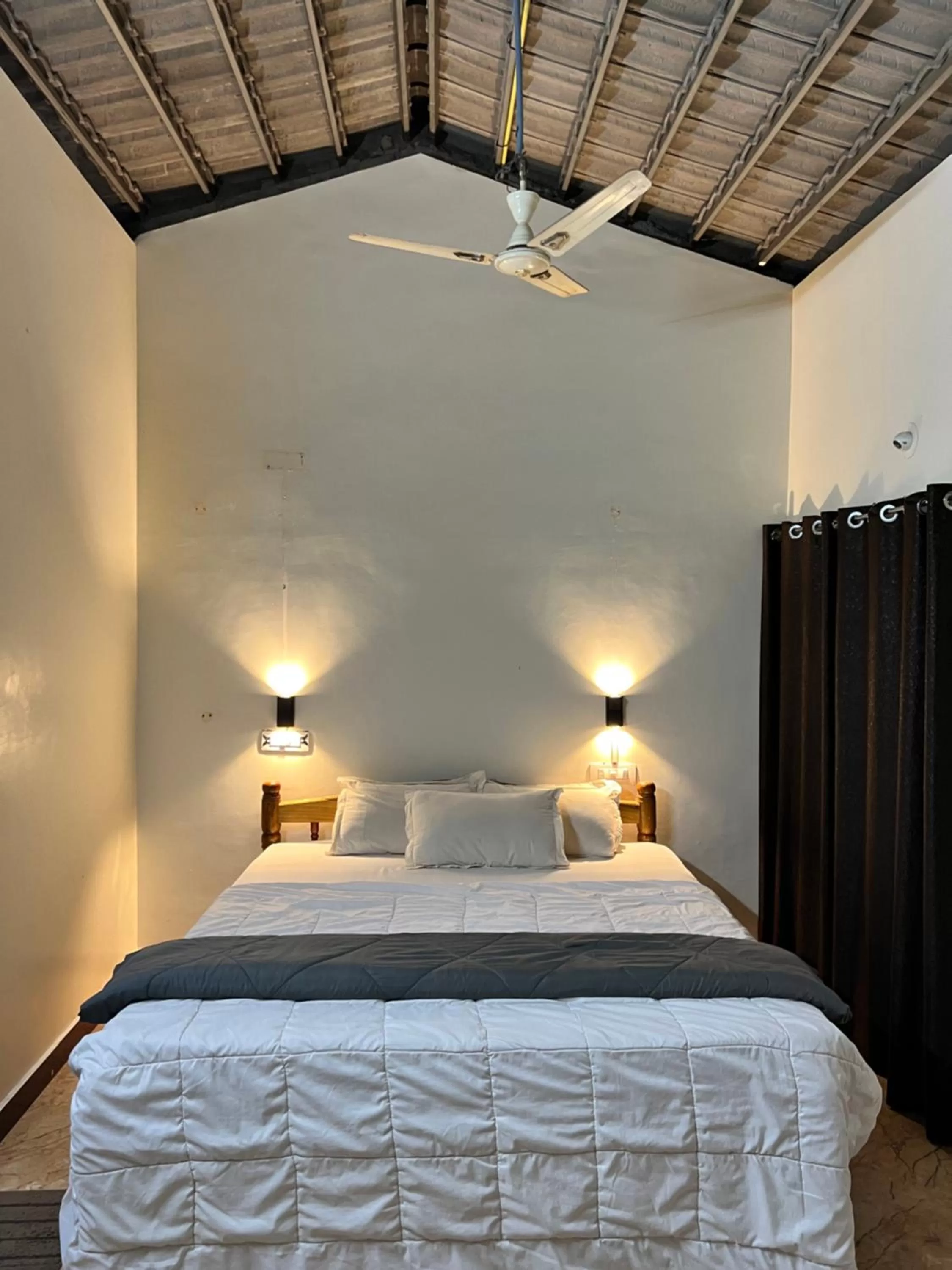 Bed in MID BEACH STAY Gokarna