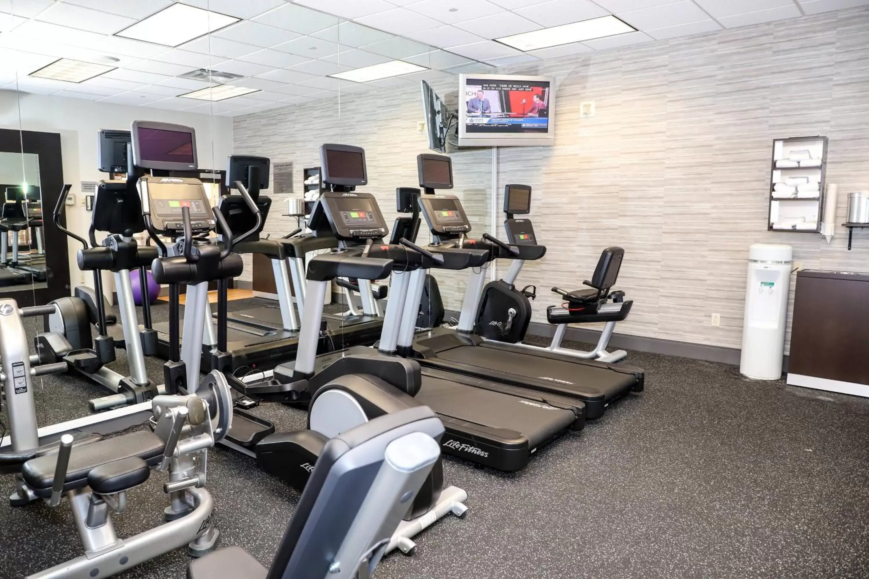 Fitness centre/facilities, Fitness Center/Facilities in Courtyard by Marriott Toronto Brampton