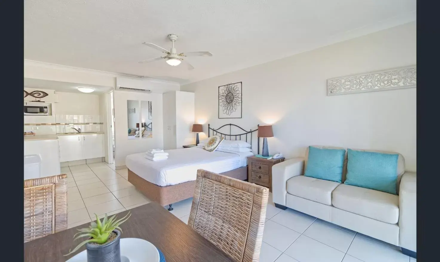 Kitchen or kitchenette in Bay of Palms