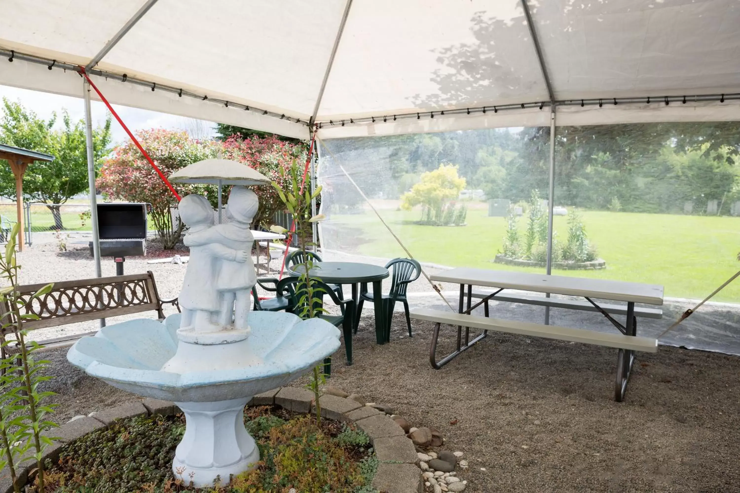 Property building in Dew Drop Inn Property building in Dew Drop Inn
