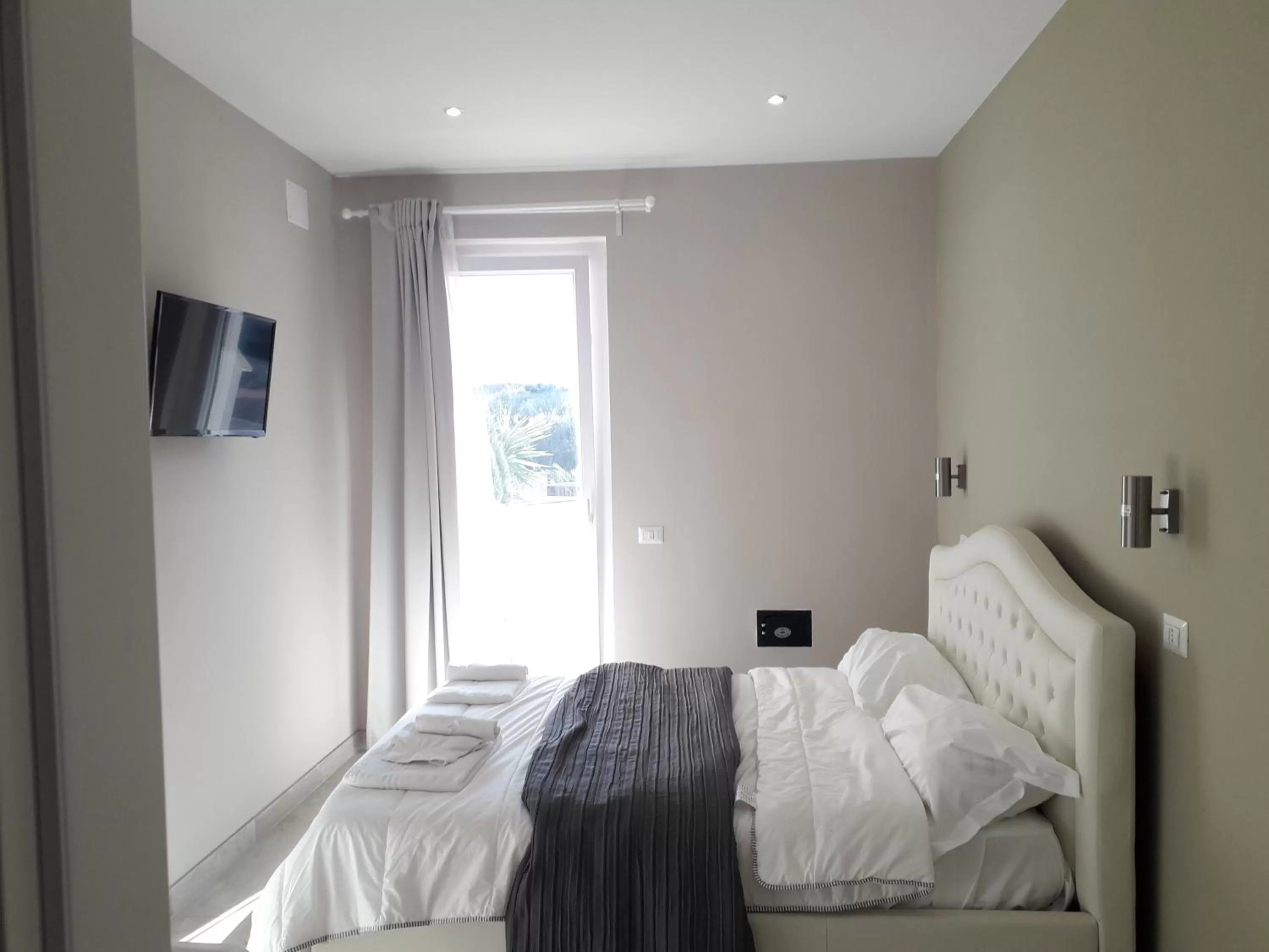 Bed in B&B Purple Italy