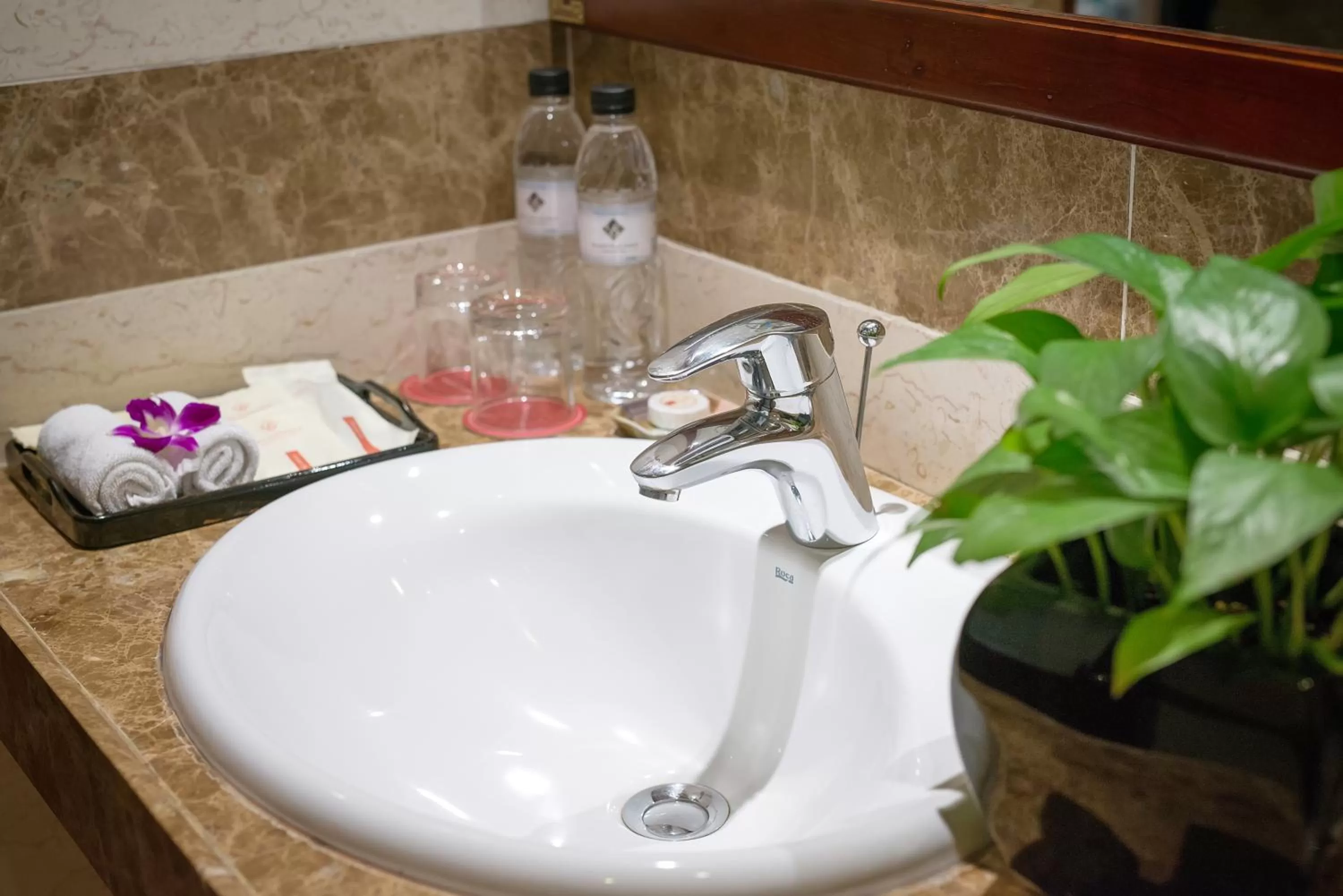 Bathroom in Hanoi E Central Luxury Hotel & Restaurant