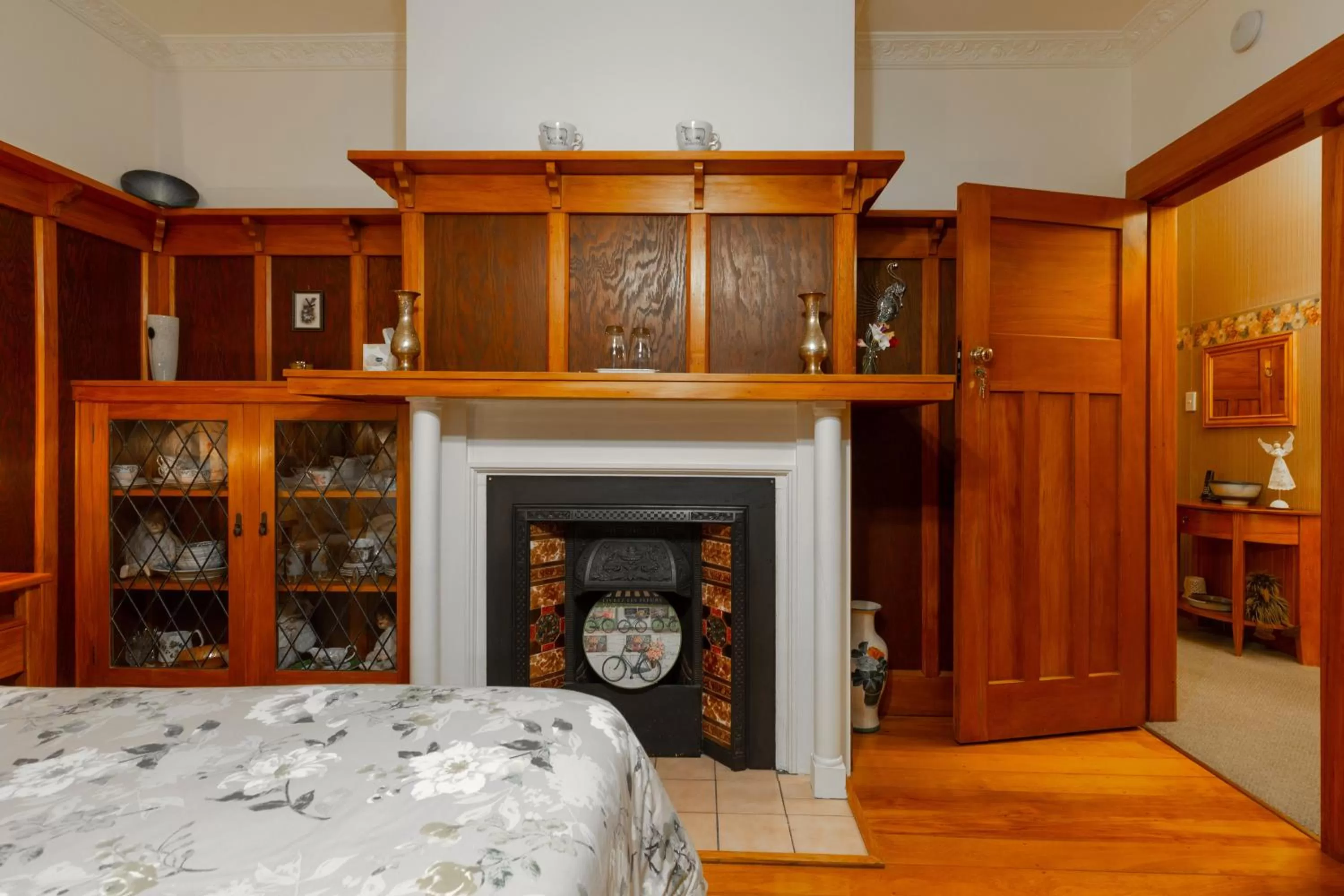 Bed in Olde Mill House B&B & Bike2Wine cycle hire