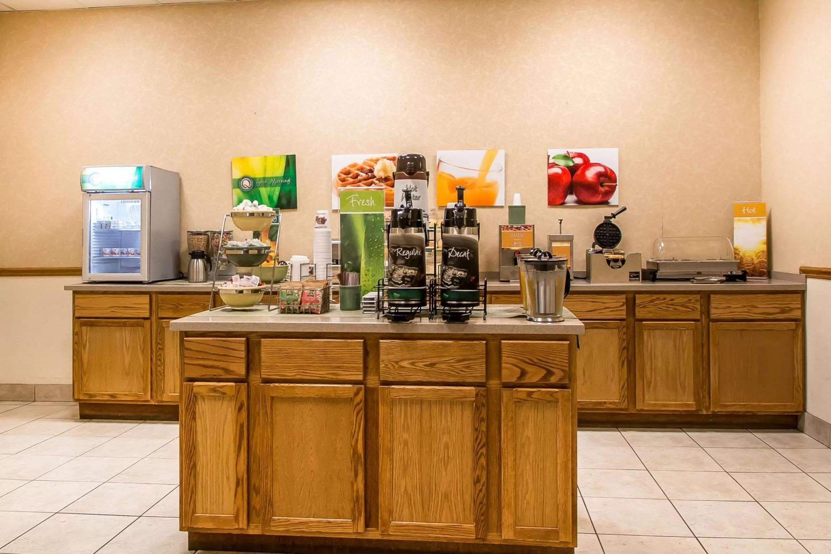 Restaurant/places to eat in Quality Inn Morris I-80