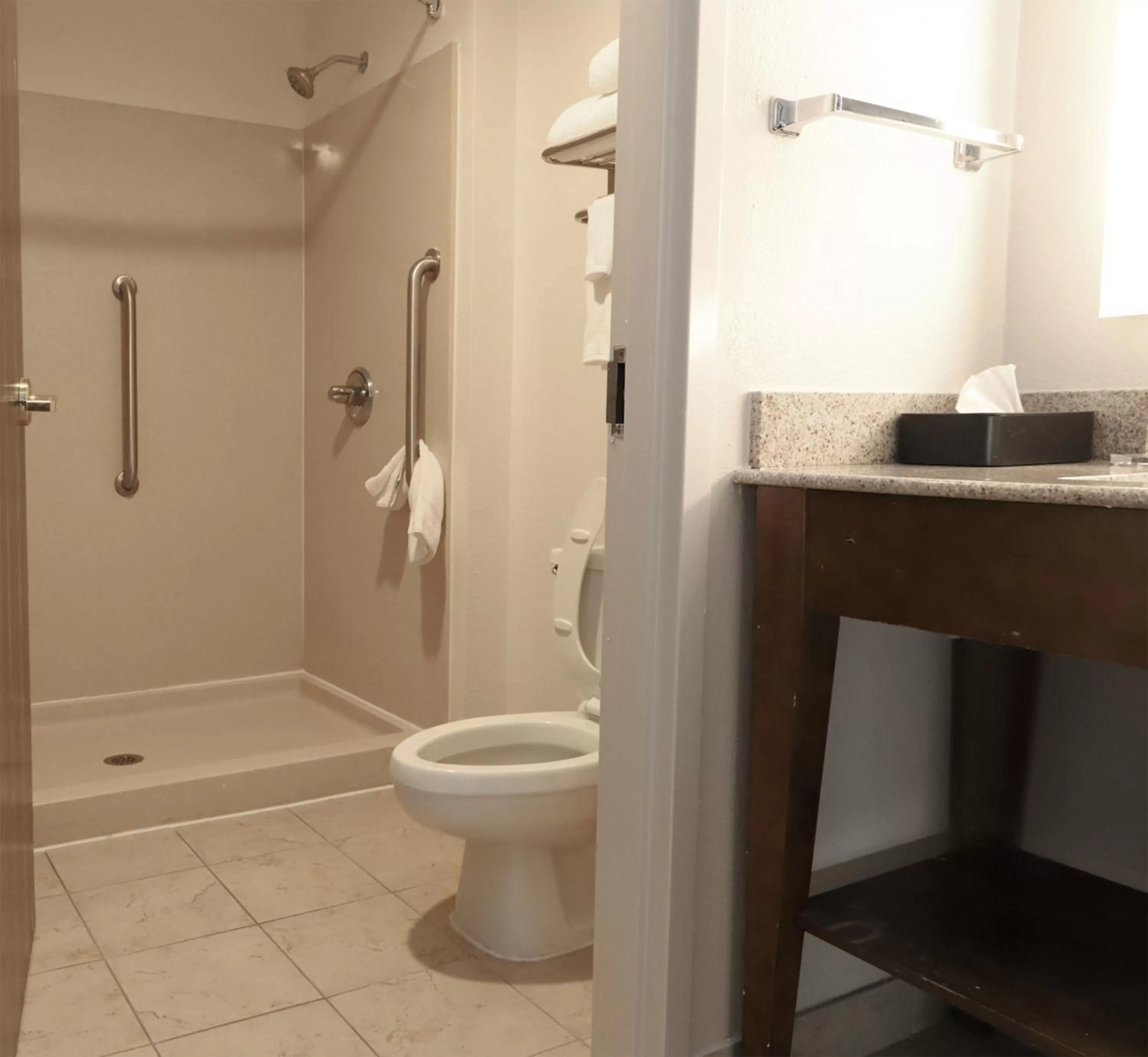 Bathroom in Wingate by Wyndham Jackson Ridgeland