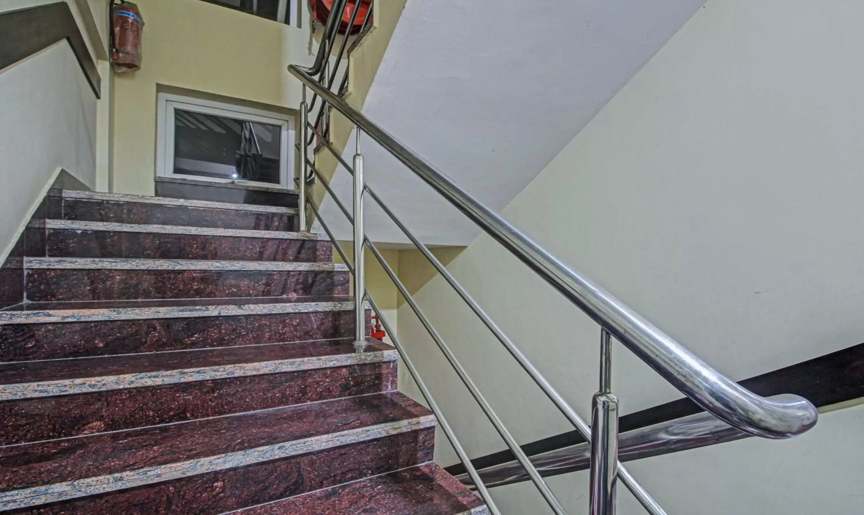 Lobby or reception in Itsy Hotels Reotel Near Rabindra Sarobar Lobby or reception in Itsy Hotels Reotel Near Rabindra Sarobar