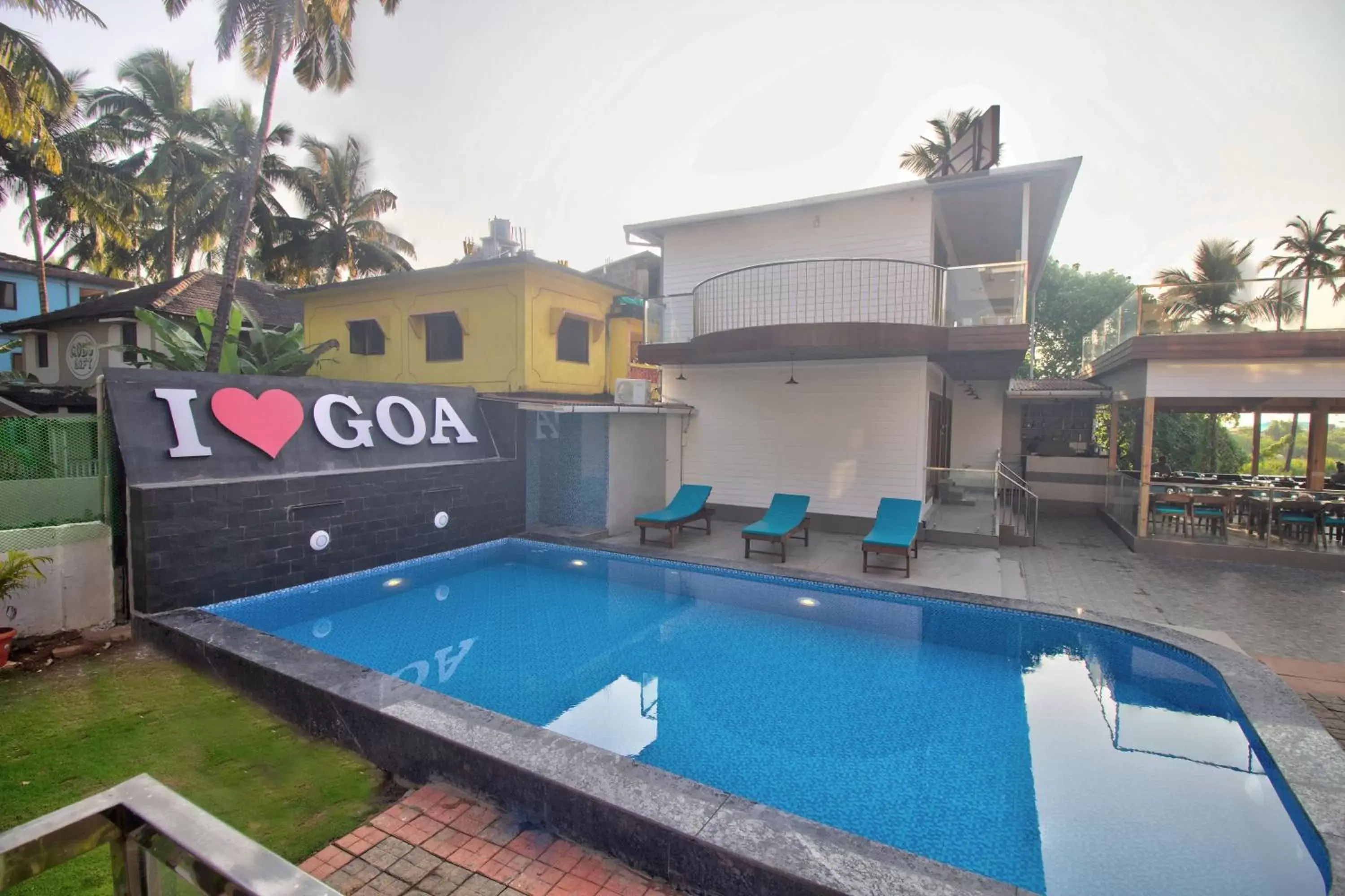 Swimming pool in Oceano Beach Resort Swimming pool in Oceano Beach Resort