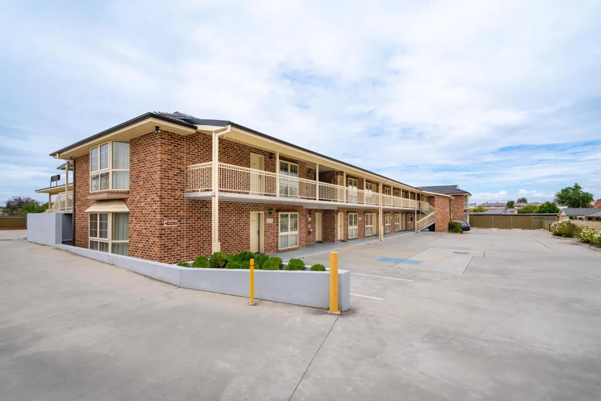 Property building in Heritage Inn Bathurst Property building in Heritage Inn Bathurst