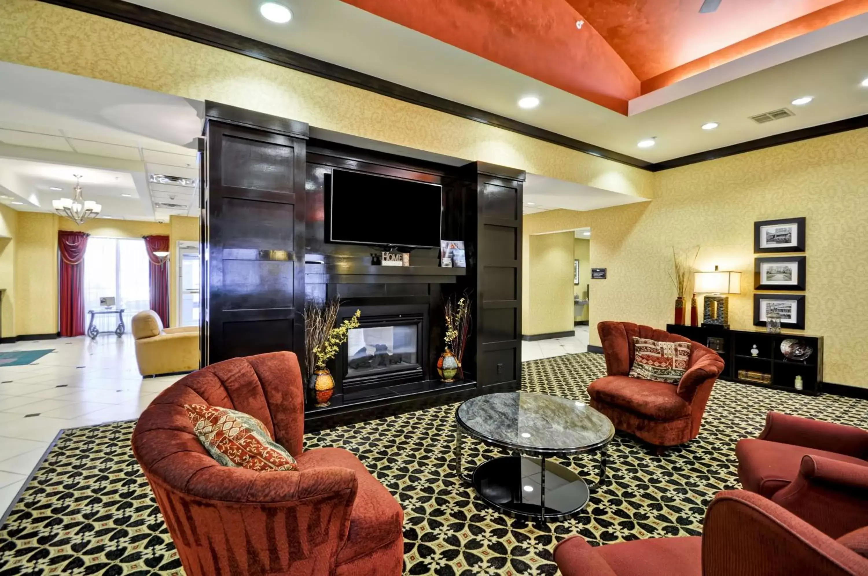 Lobby or reception, Lounge/Bar in Homewood Suites by Hilton Tulsa-South