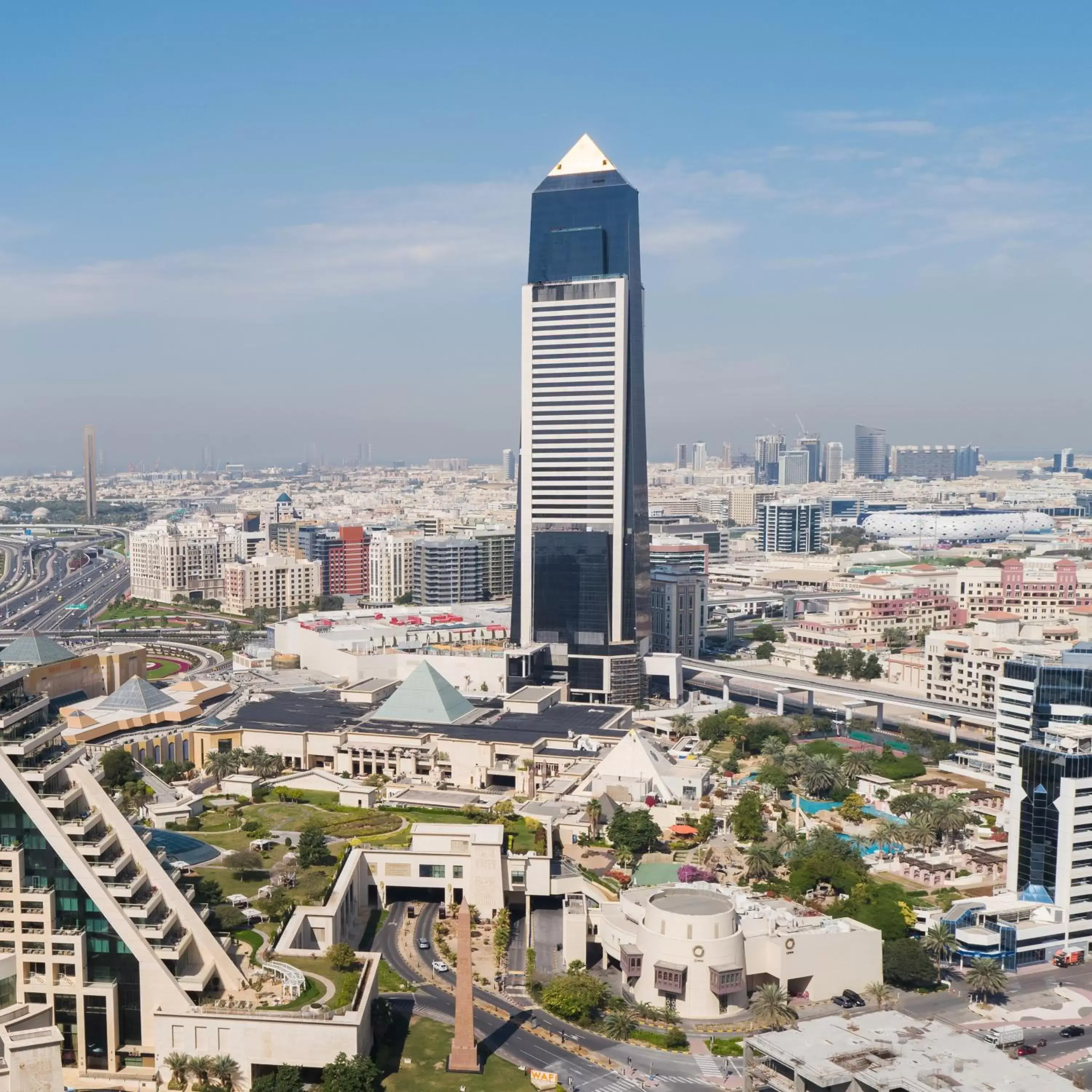 Neighbourhood, Bird's-eye View in Sofitel Dubai The Obelisk