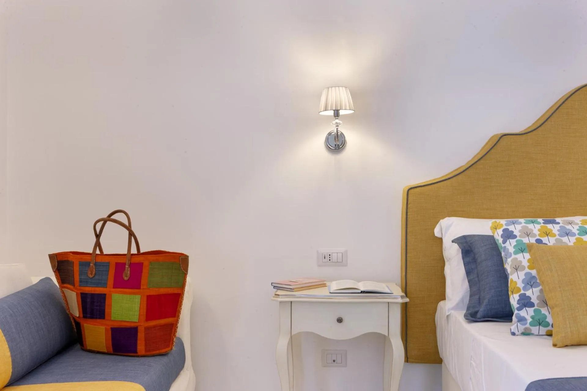 Bed in Antica Rheginna Luxury Room