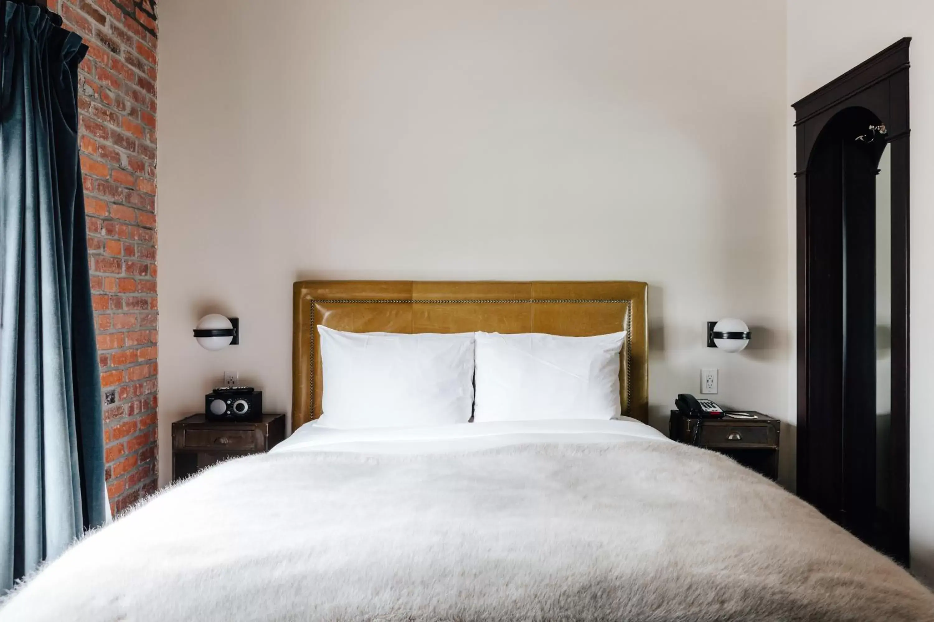 Bed in Granada Hotel & Bistro