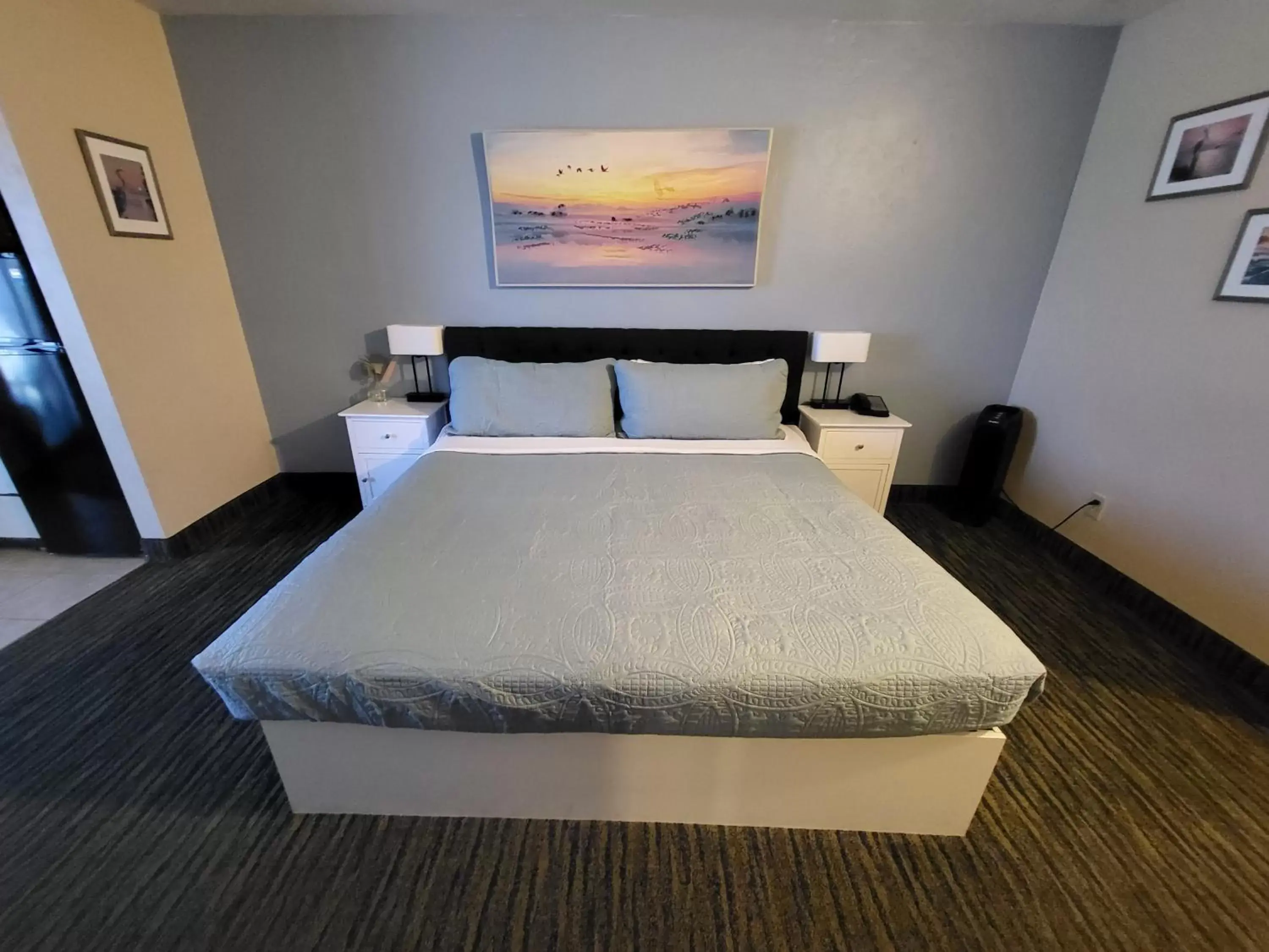 Bed in Beachside Hotel - Daytona Beach