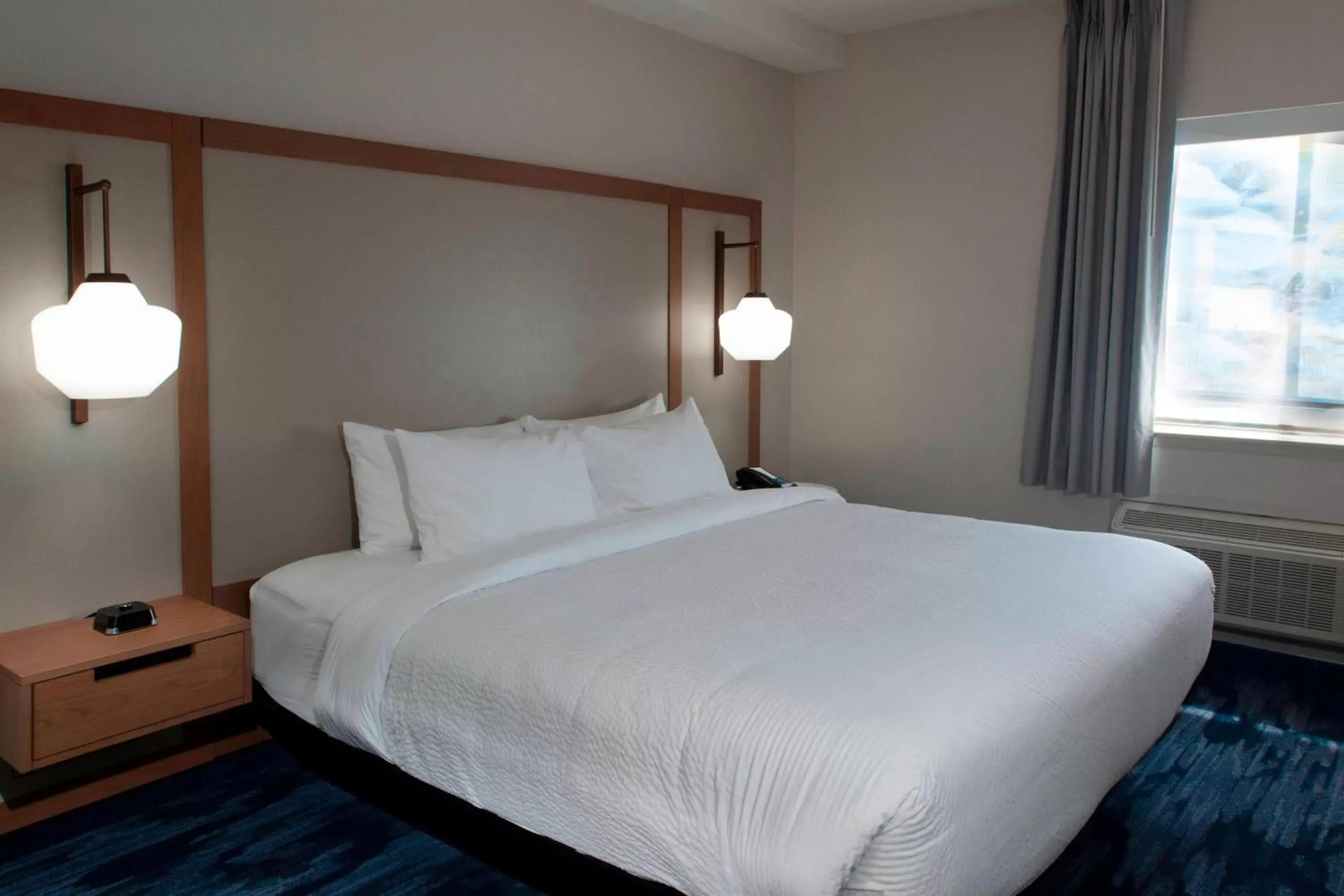 Photo of the whole room, Bed in Fairfield Inn & Suites by Marriott Spokane Valley