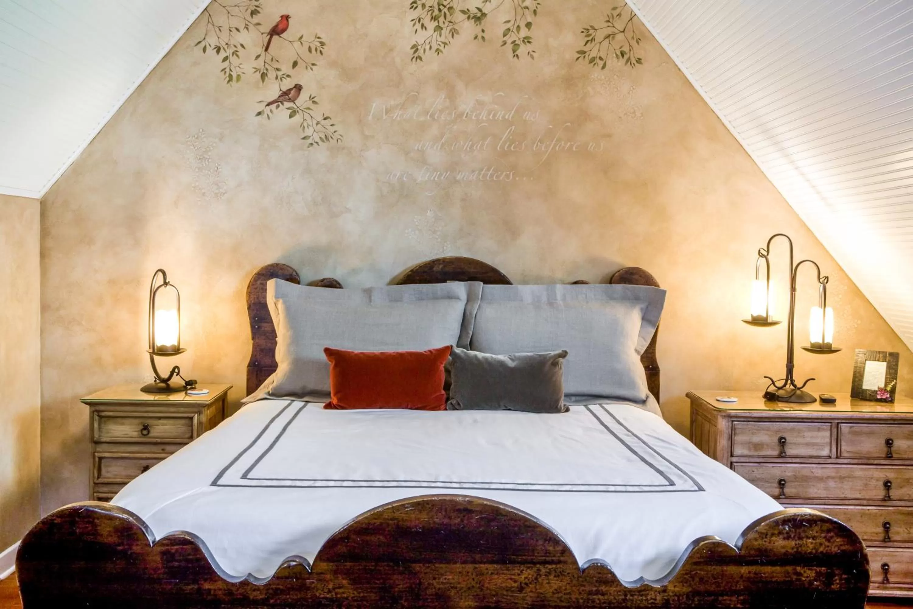 Bed in Harvey House Bed & Breakfast