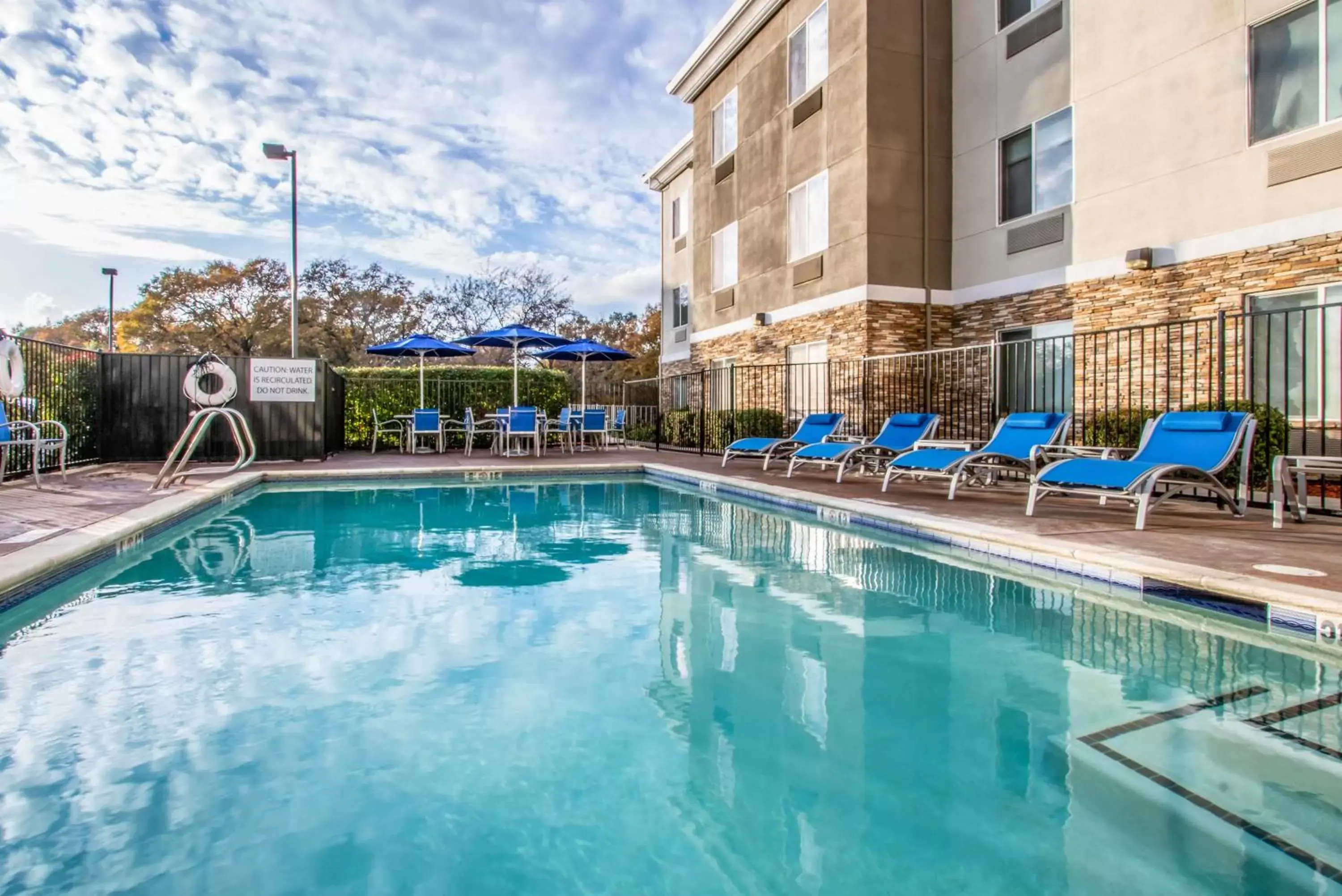 Swimming Pool in Holiday Inn Express Hotel & Suites Roseville - Galleria Area, an IHG Hotel