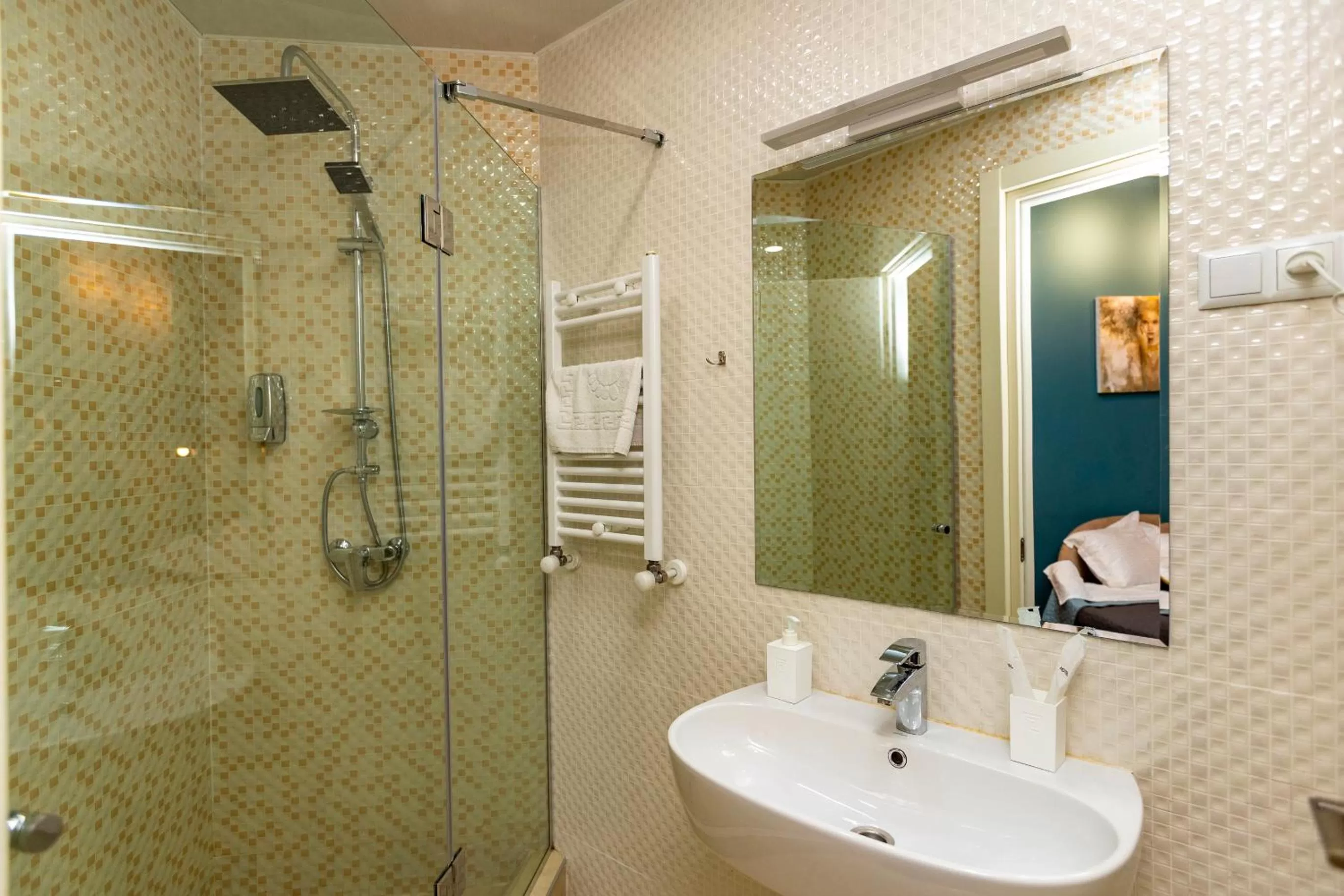 Shower, Bathroom in Hotello