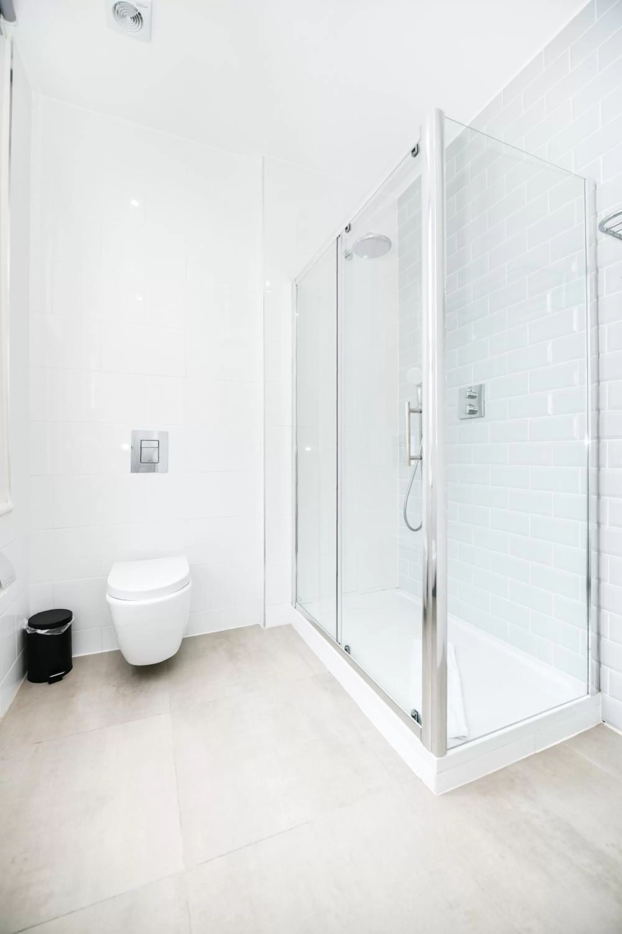 Bathroom in The J Hyde Park - A Park Avenue Hotel