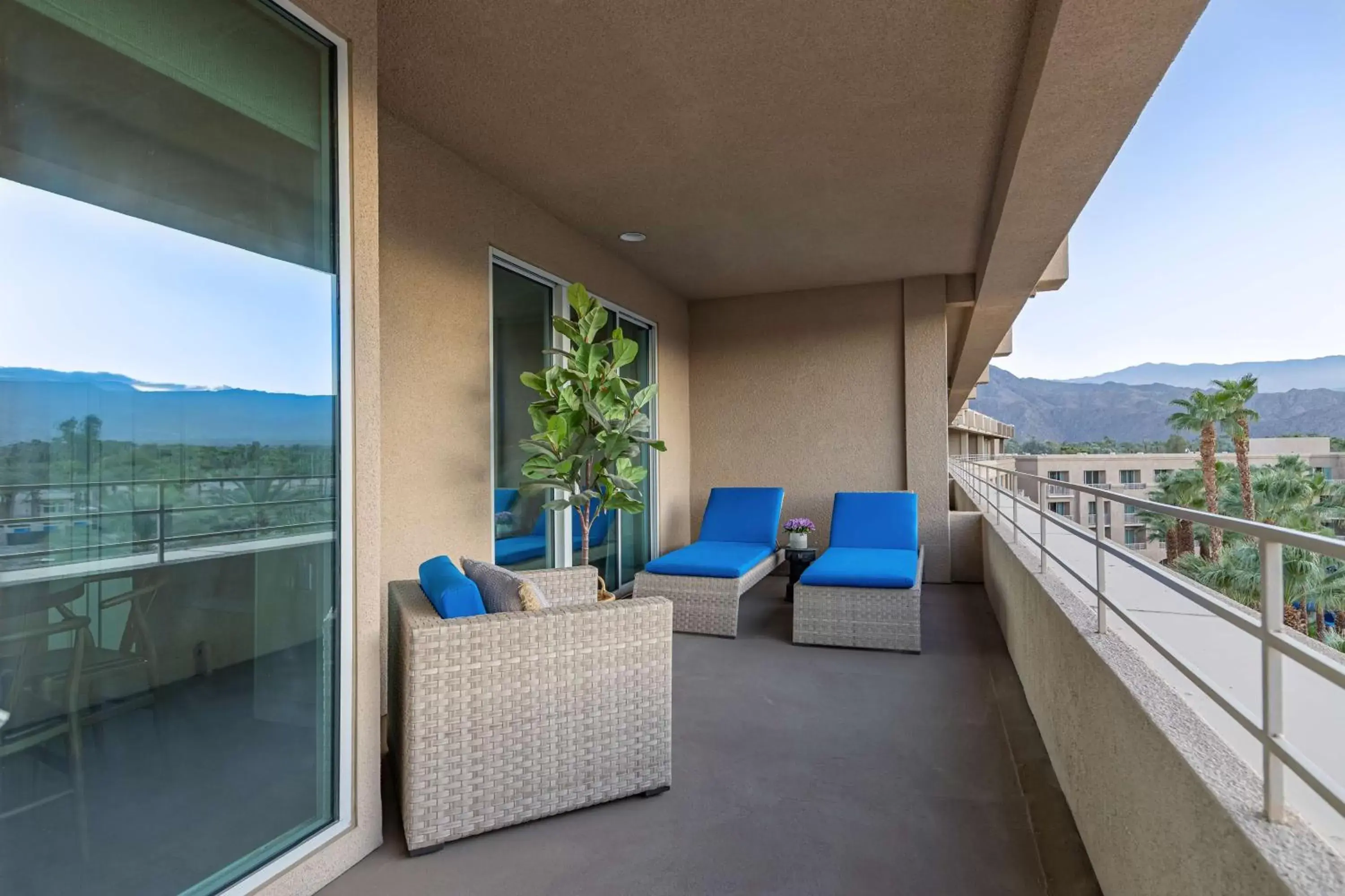 Photo of the whole room, Balcony/Terrace in Hyatt Regency Indian Wells Resort & Spa
