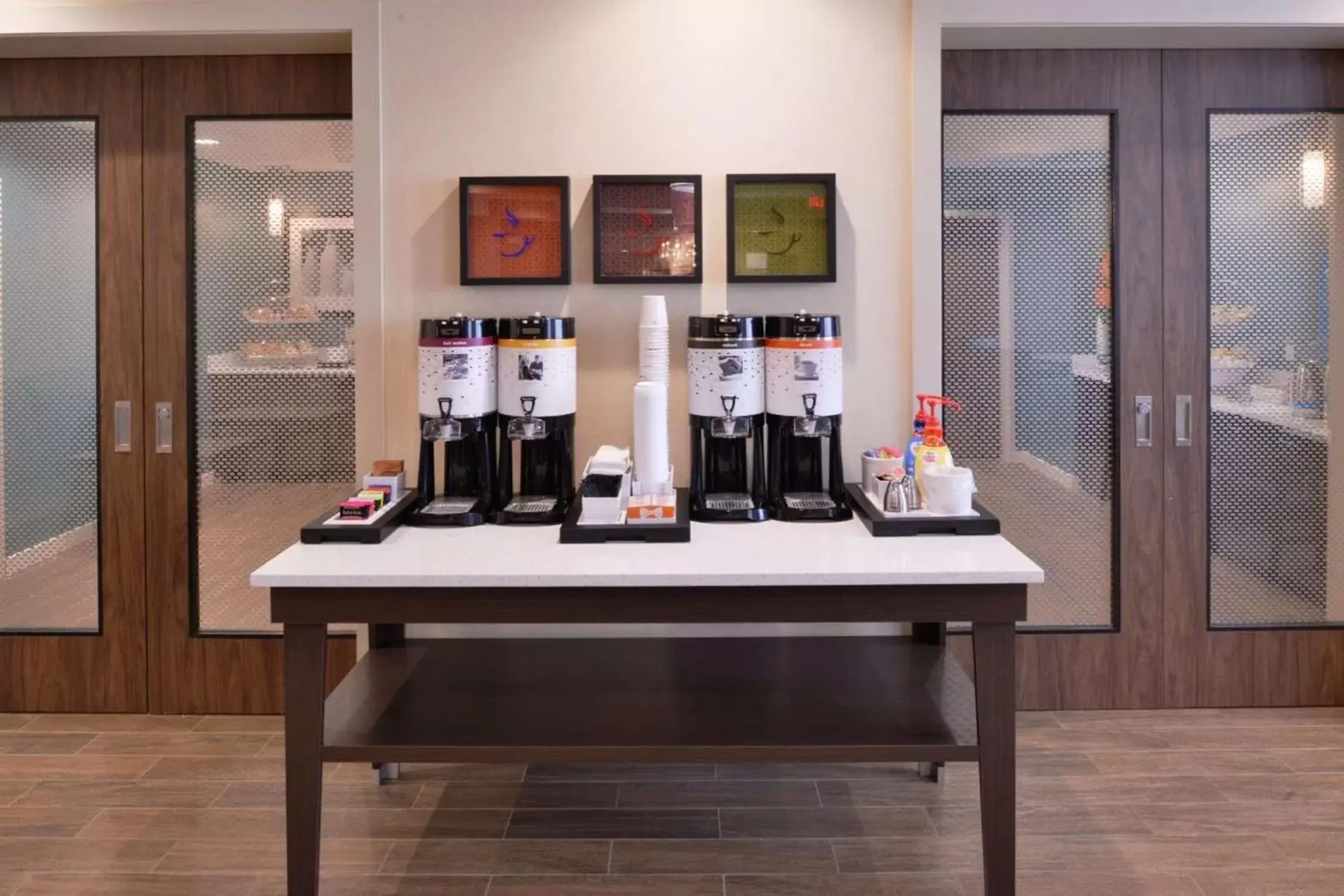 Dining area in Hampton Inn Leavenworth