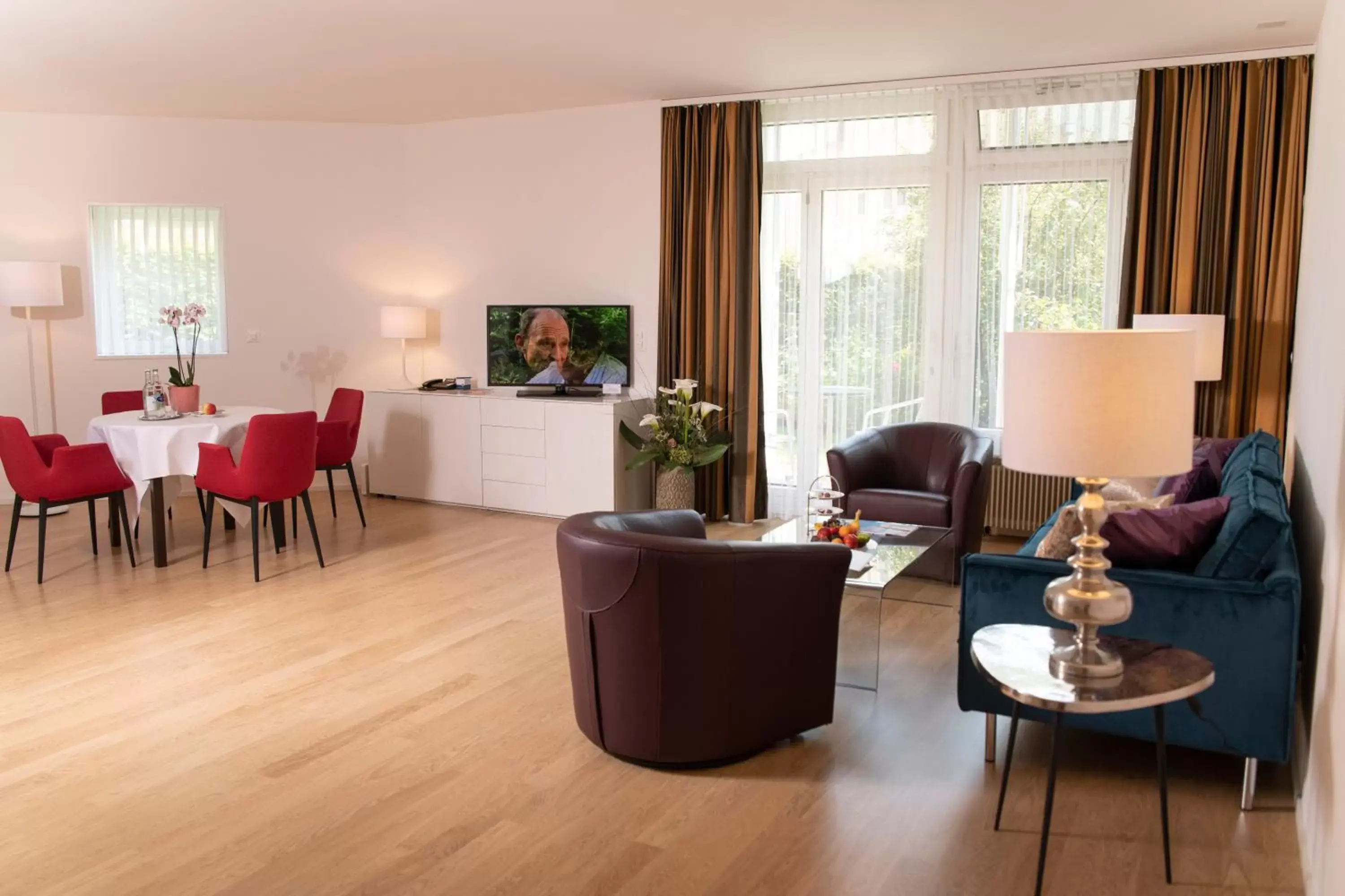 Photo of the whole room, Seating Area in Tertianum Parkresidenz Meilen