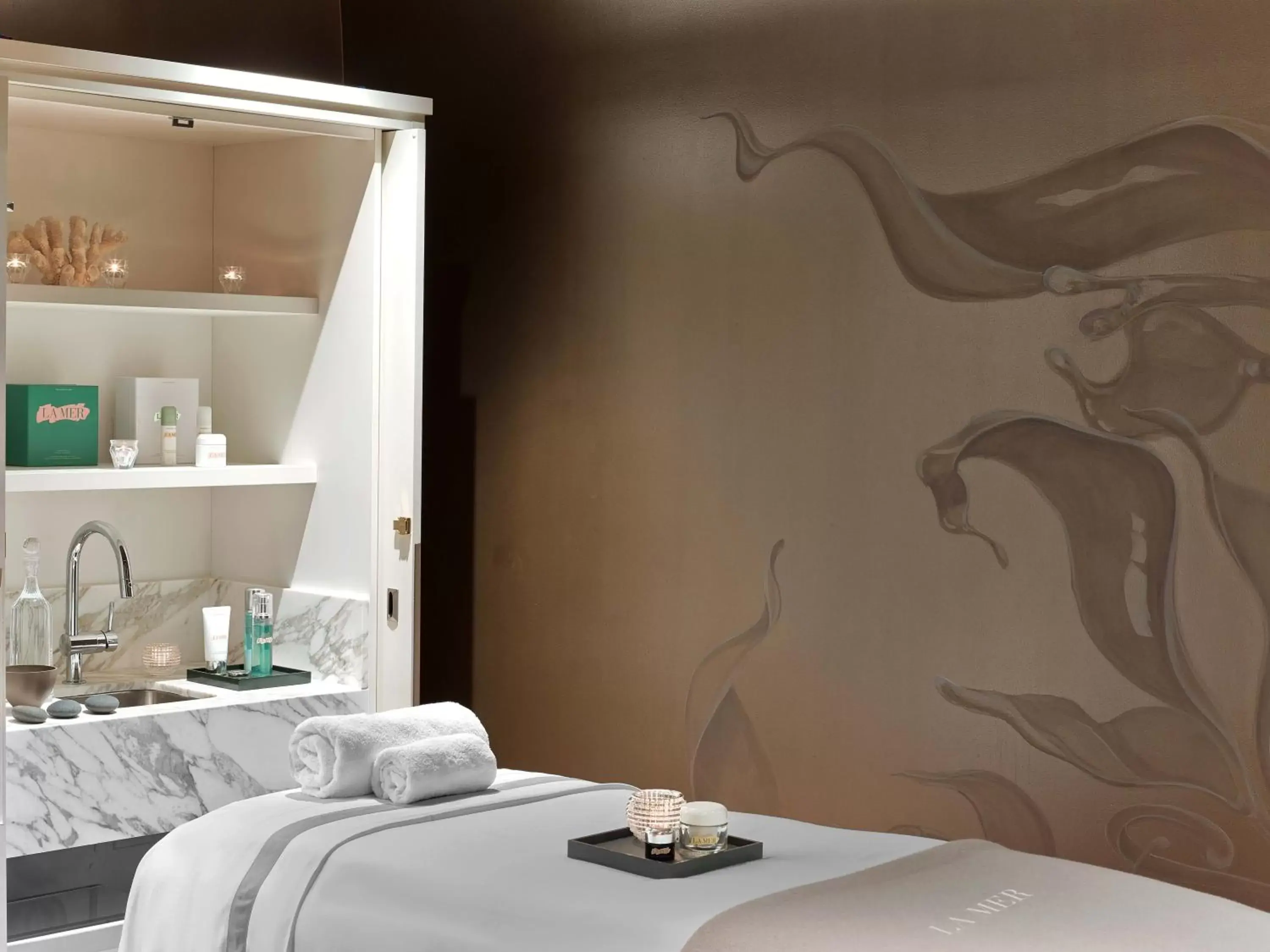 Spa and wellness centre/facilities, Bed in Baccarat Hotel and Residences New York