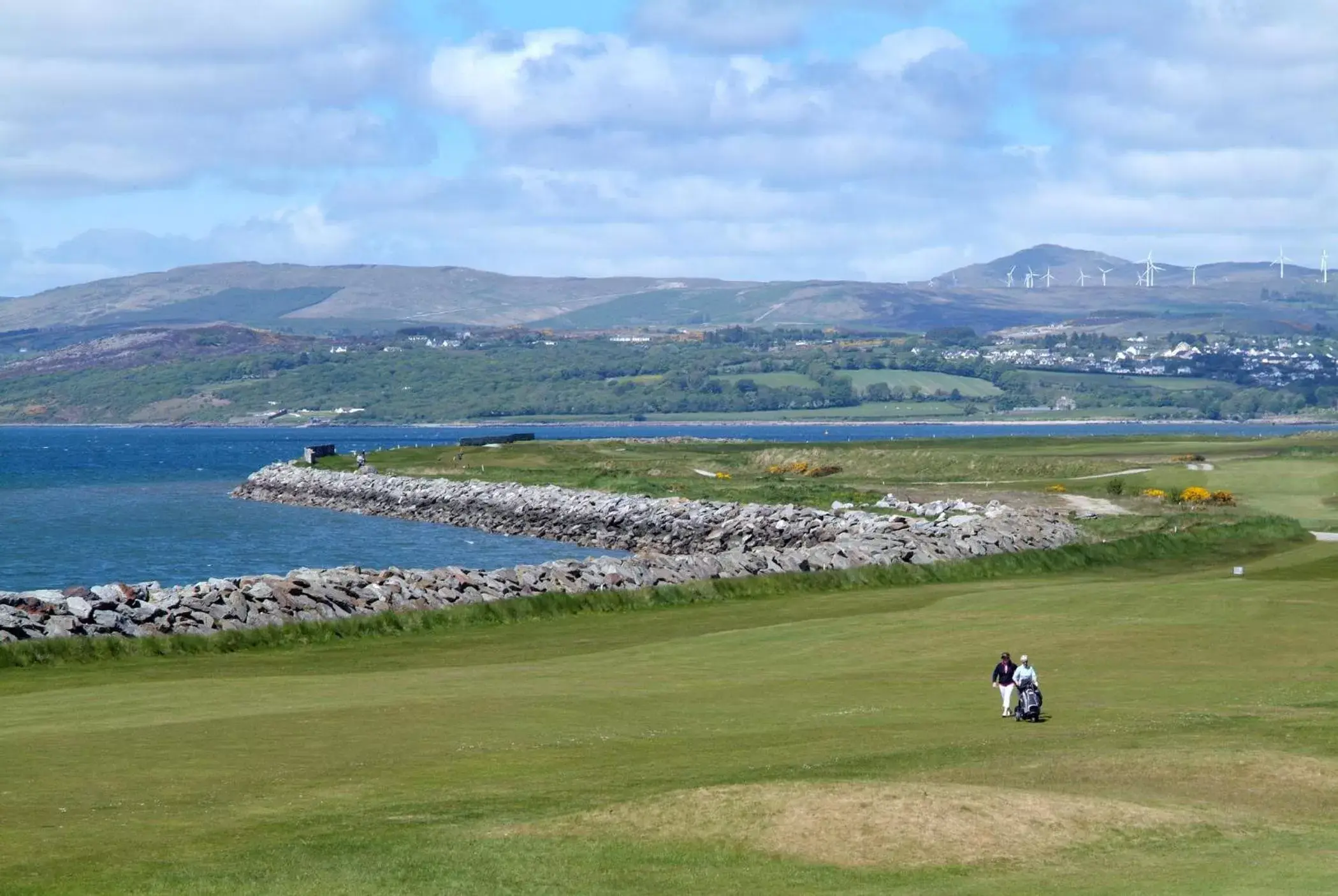 Facade/entrance, Golf in Inishowen Gateway Hotel