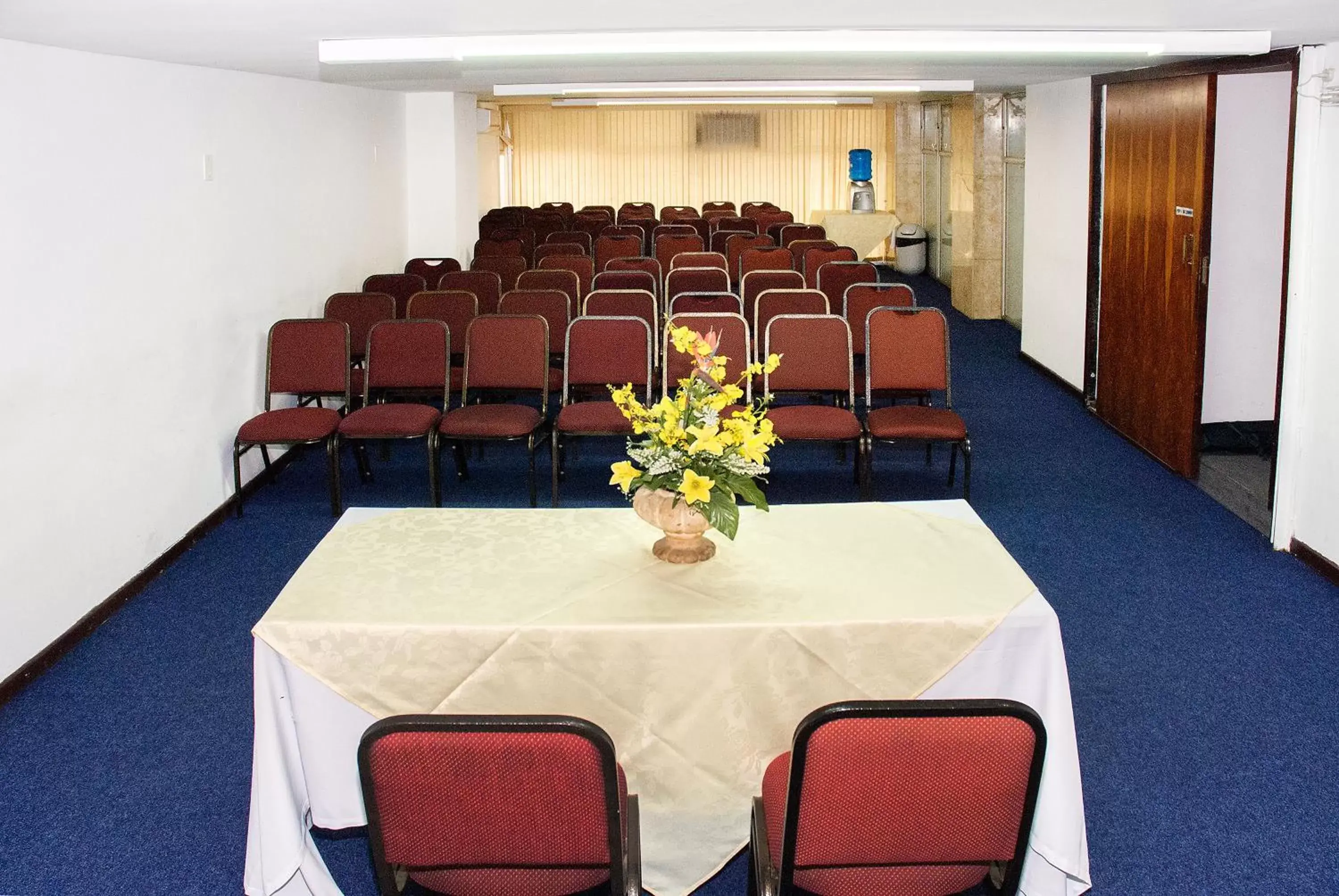 Business facilities in Caravelle Palace Hotel