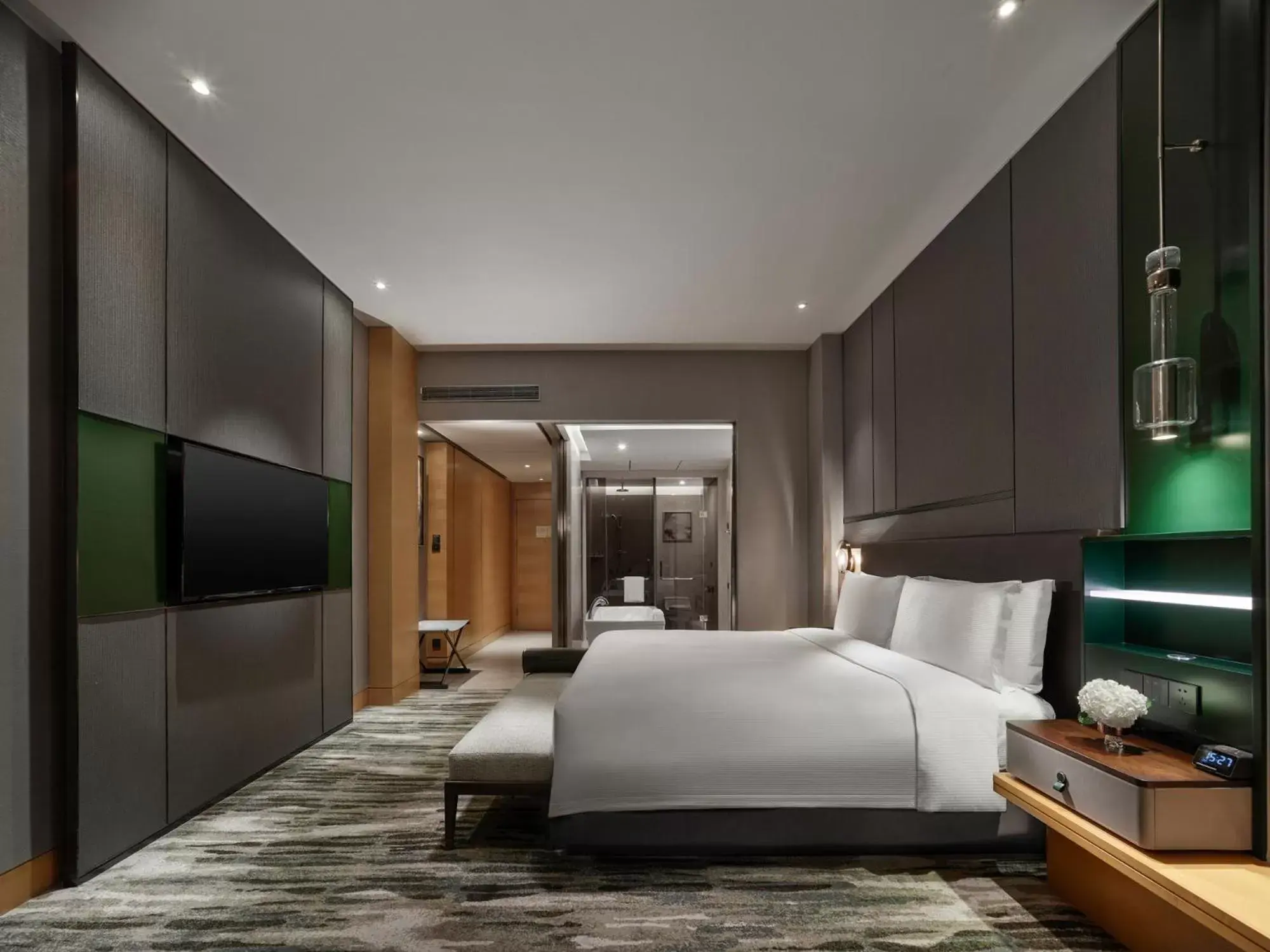 Property building, Bed in Hilton Shanghai Hongqiao Property building, Bed in Hilton Shanghai Hongqiao