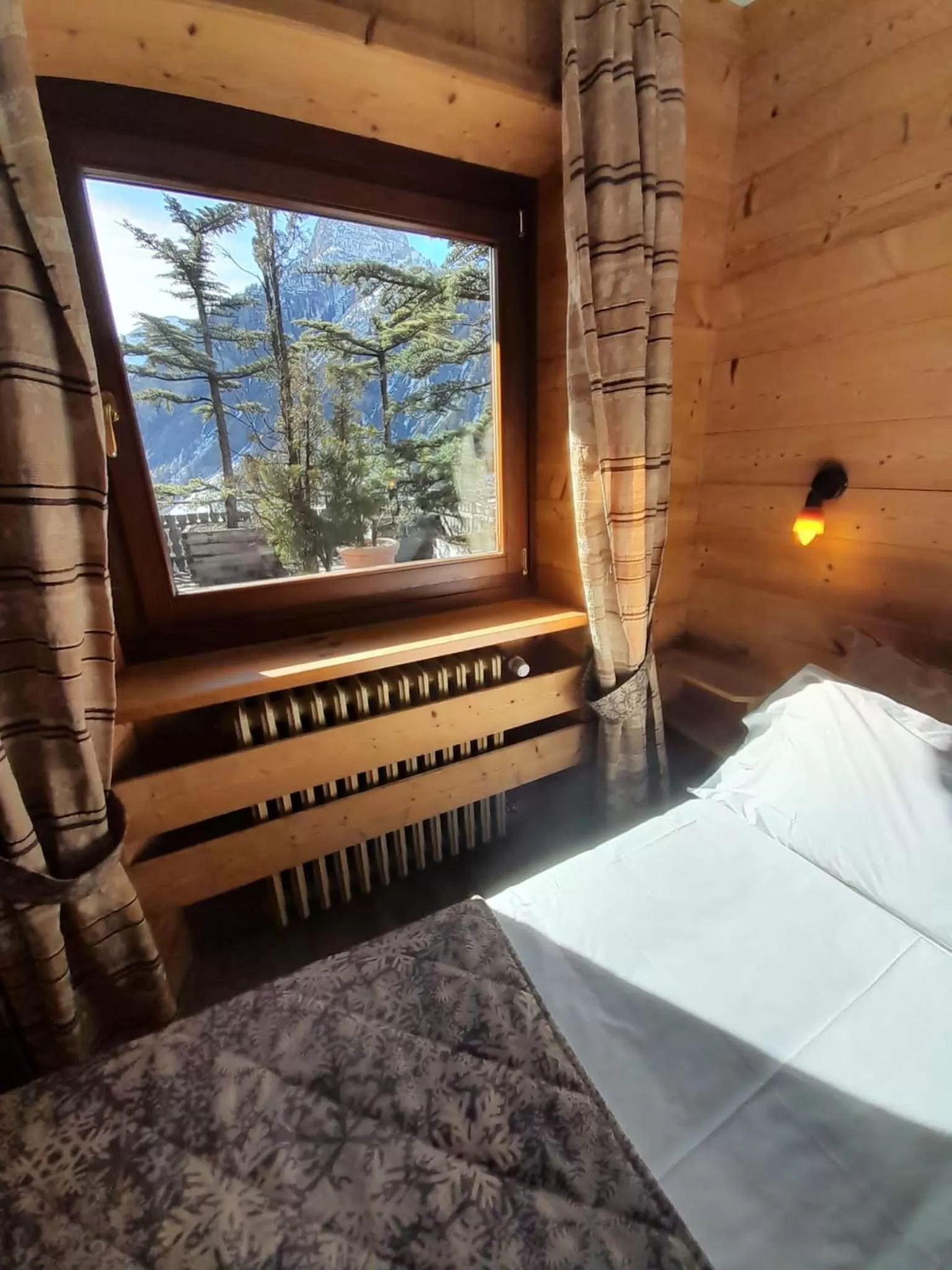 Natural landscape, Bed in Hotel Astoria