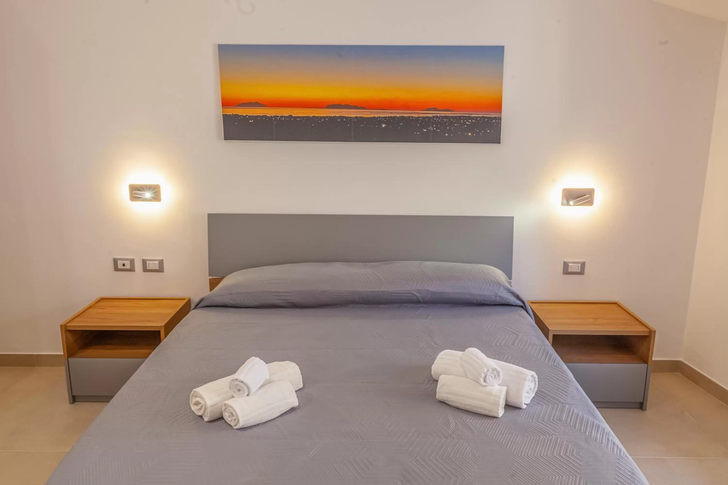 Photo of the whole room, Bed in Isgrò Rooms