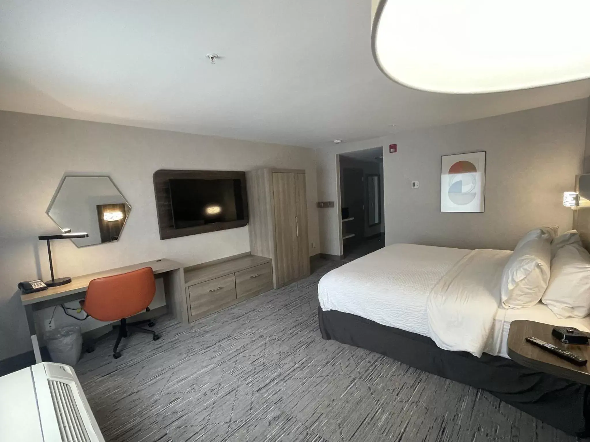 Photo of the whole room, Bed in Holiday Inn Express Hotel & Suites Brattleboro, an IHG Hotel