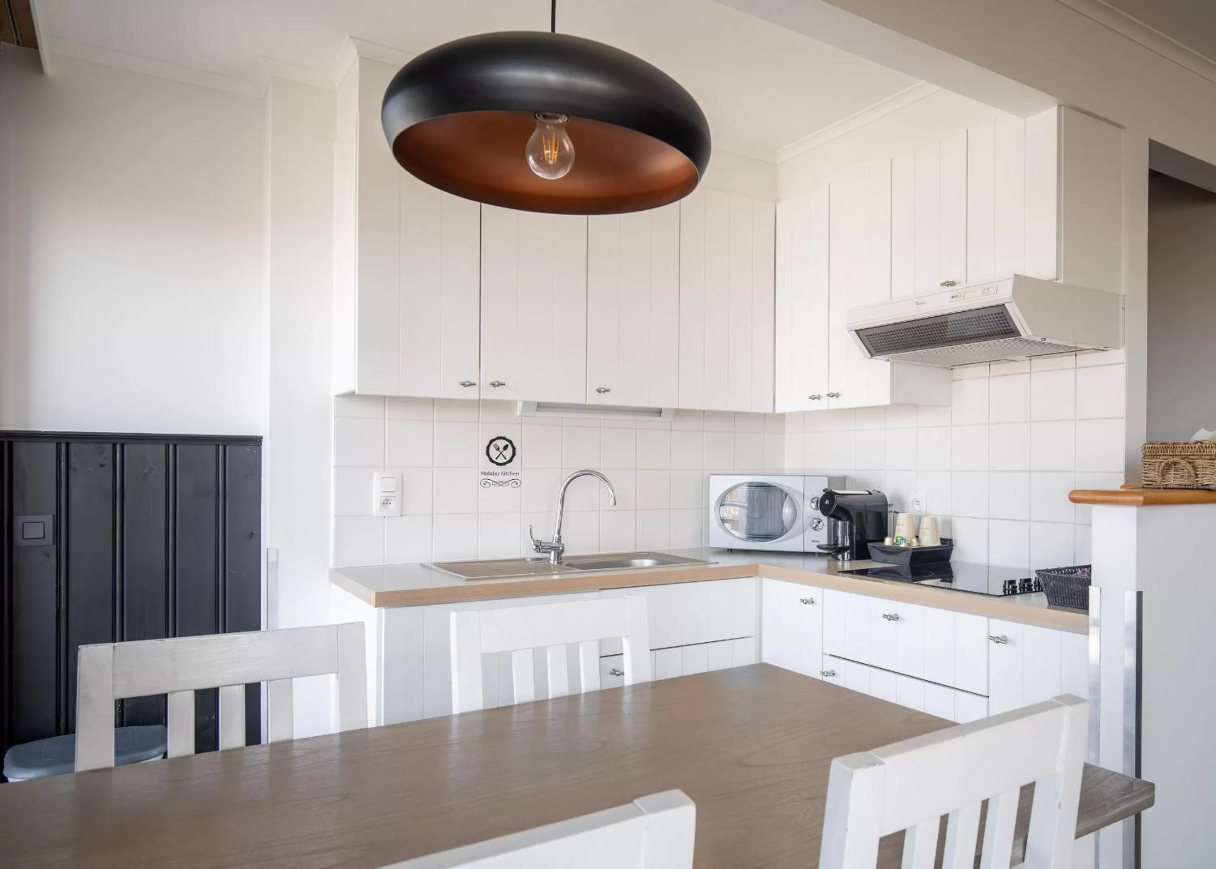 Kitchen or kitchenette in West Bay