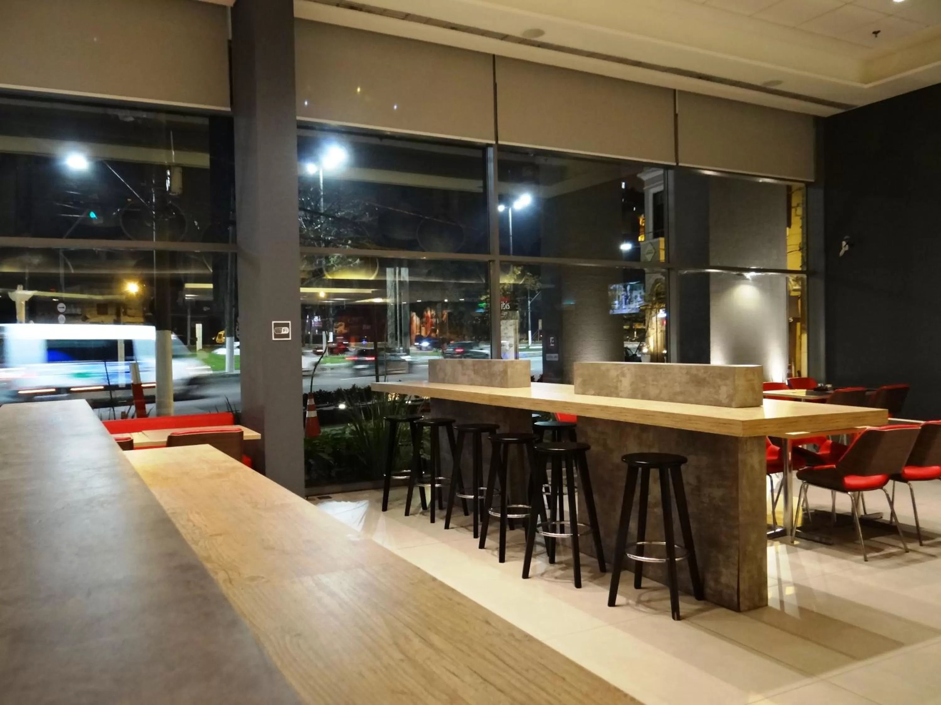 Living room in ibis Santos Valongo