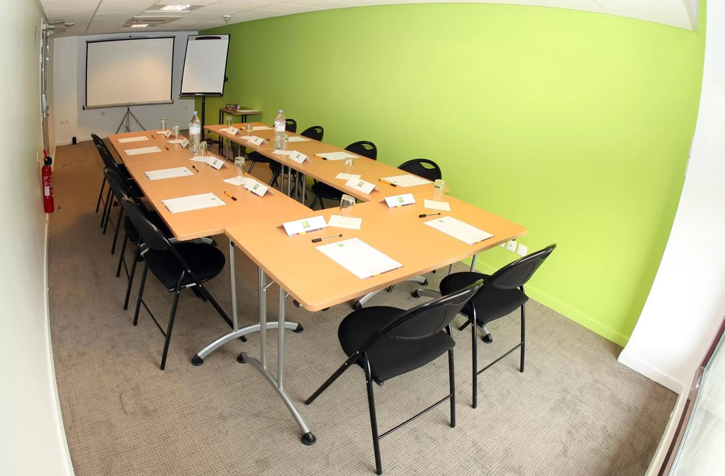 Business facilities in ibis budget Nimes Centre Gare