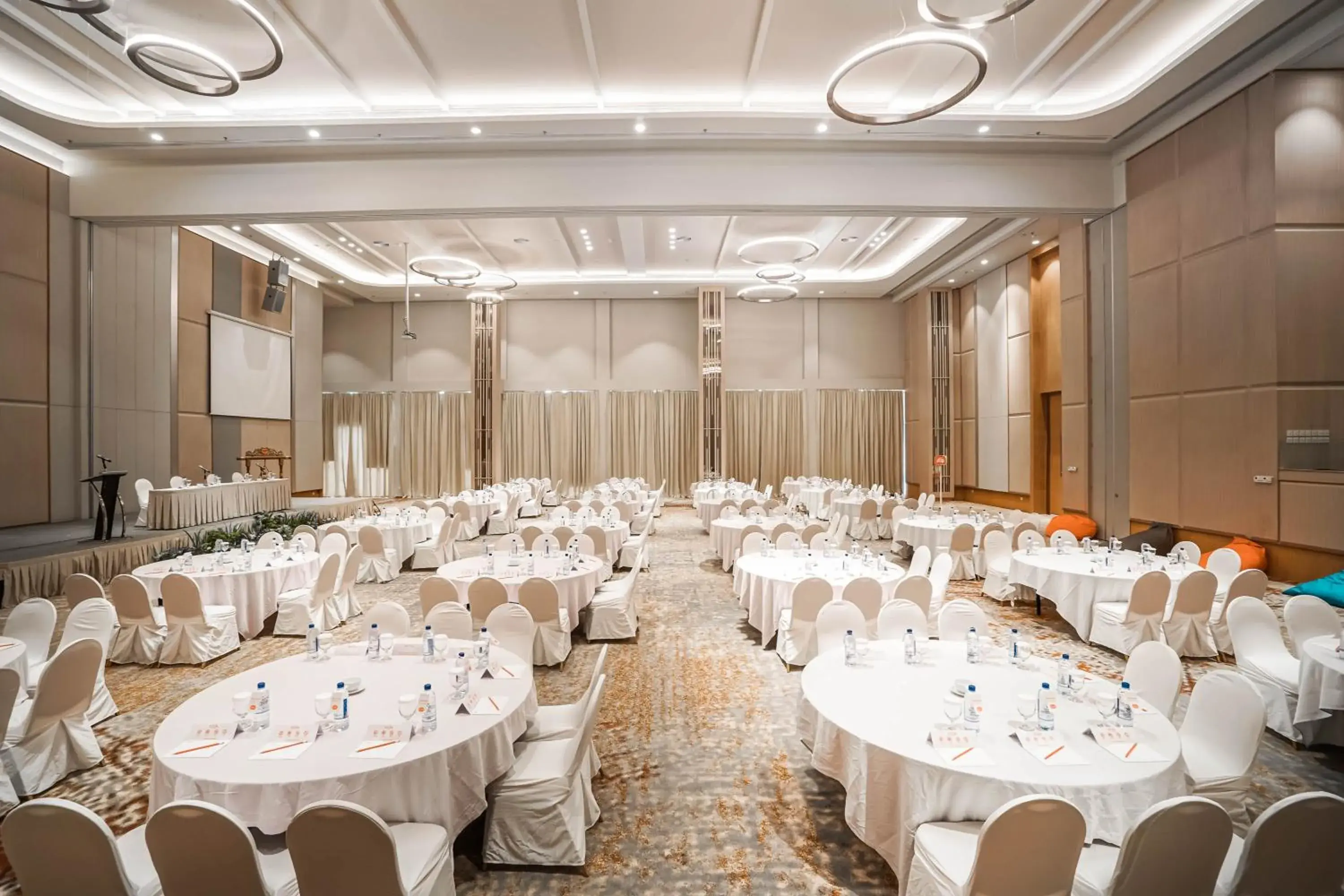 Business facilities, Banquet Facilities in Harris Hotel Batam Center