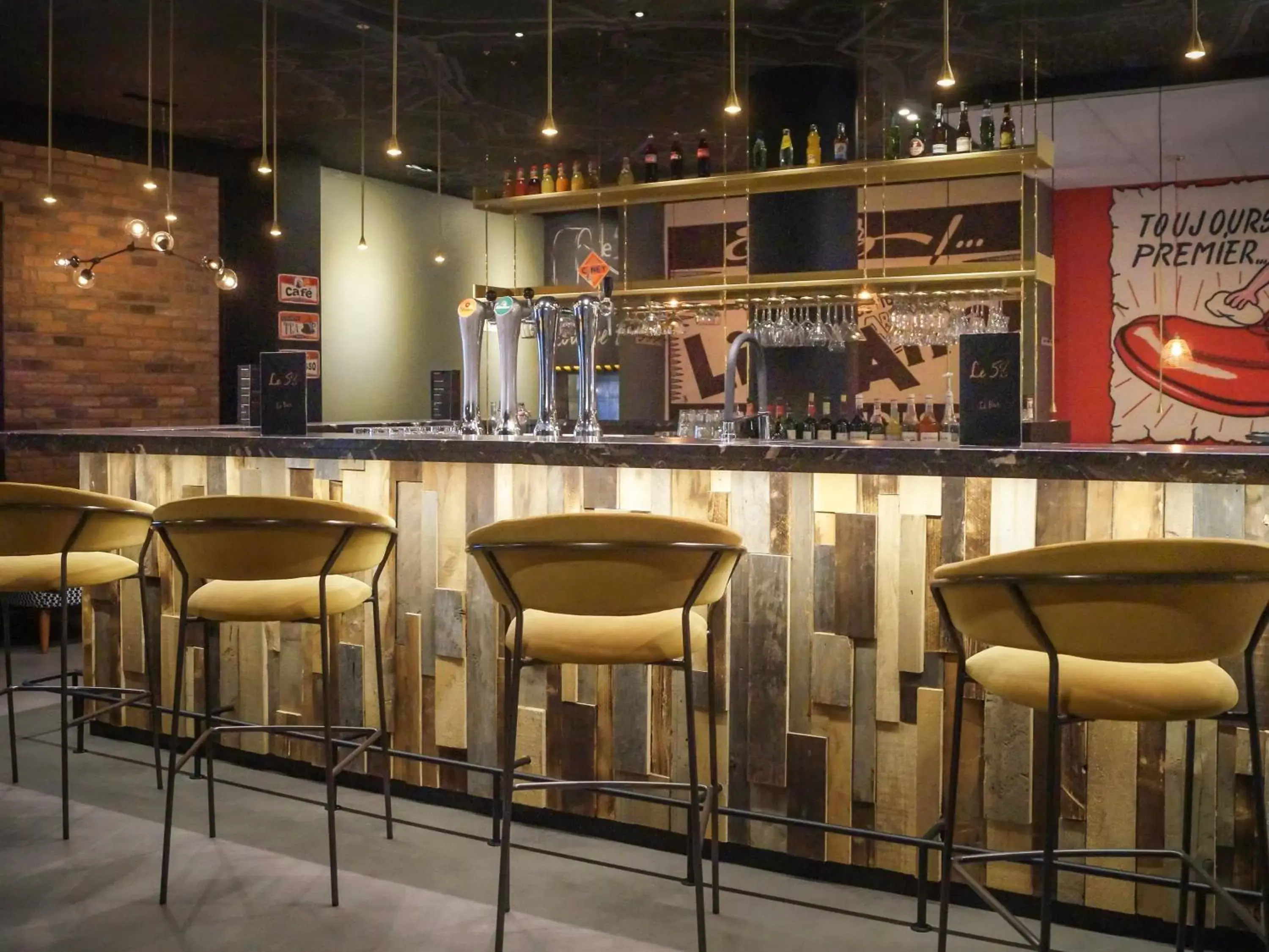 Restaurant/places to eat, Lounge/Bar in Mercure Arras Centre Gare