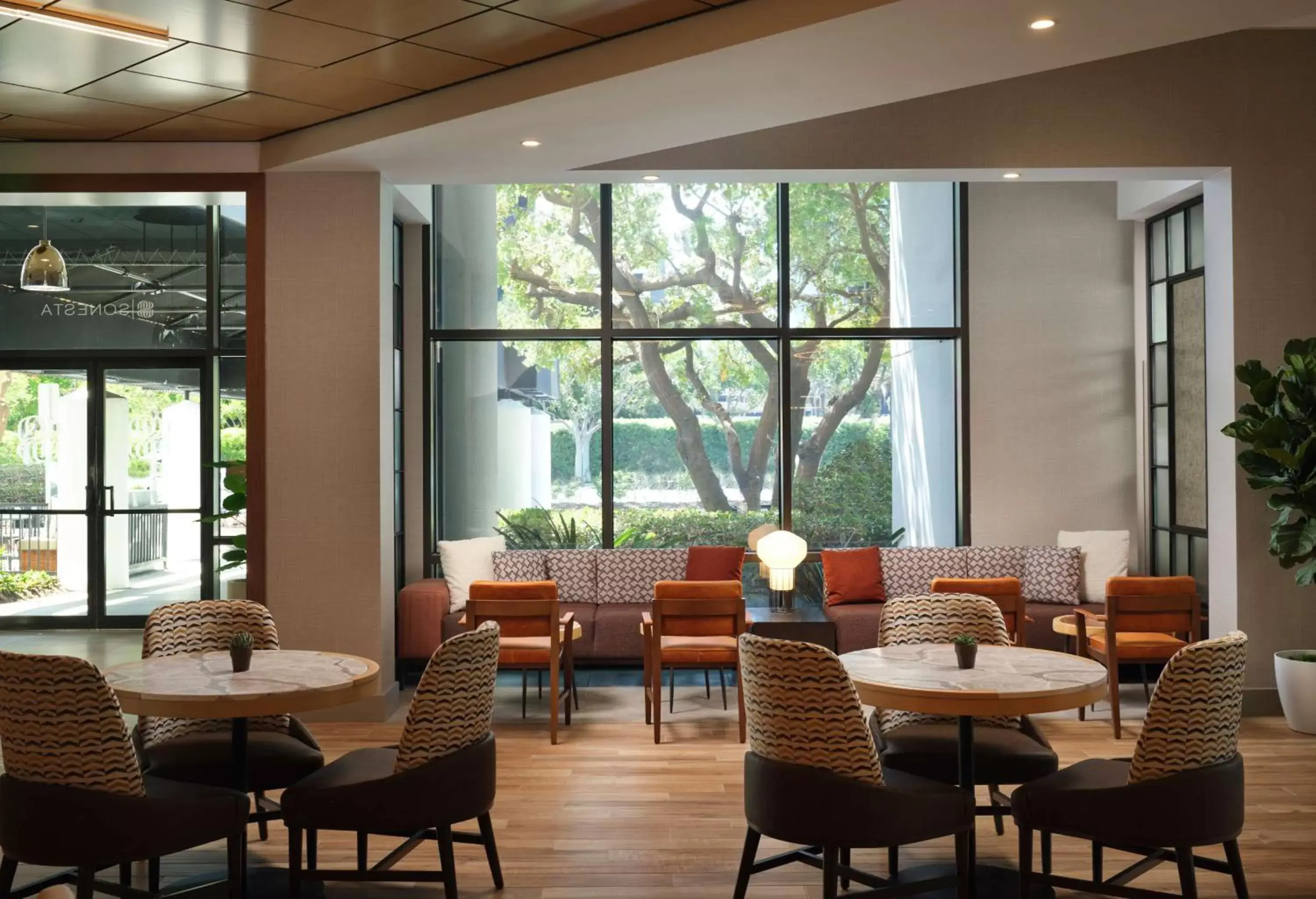 Restaurant/places to eat in Sonesta Irvine John Wayne Airport Restaurant/places to eat in Sonesta Irvine John Wayne Airport