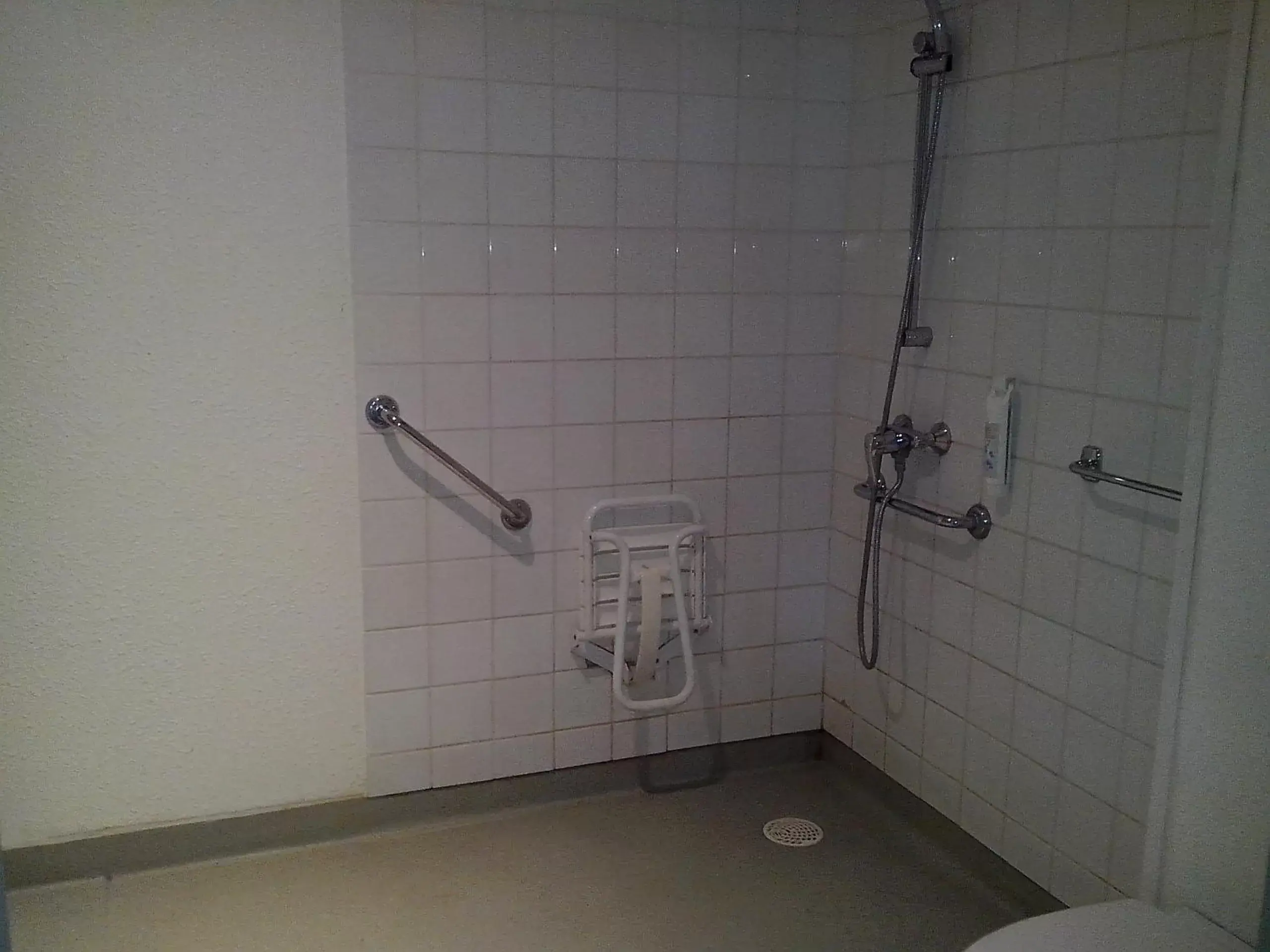 Shower, Bathroom in ibis budget Poitiers Sud