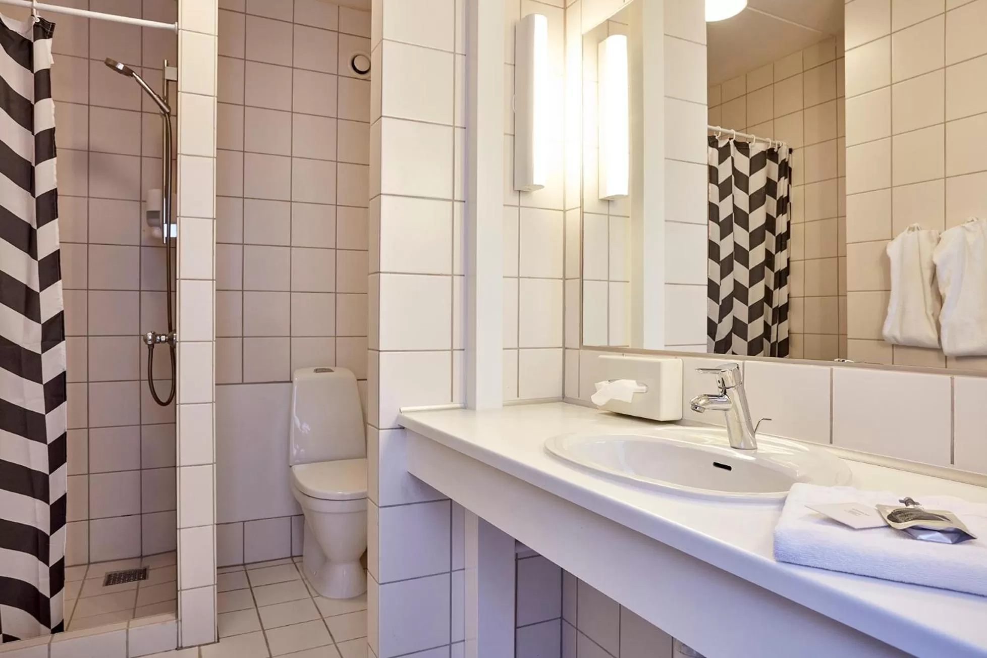 Bathroom in Skaga Hotel