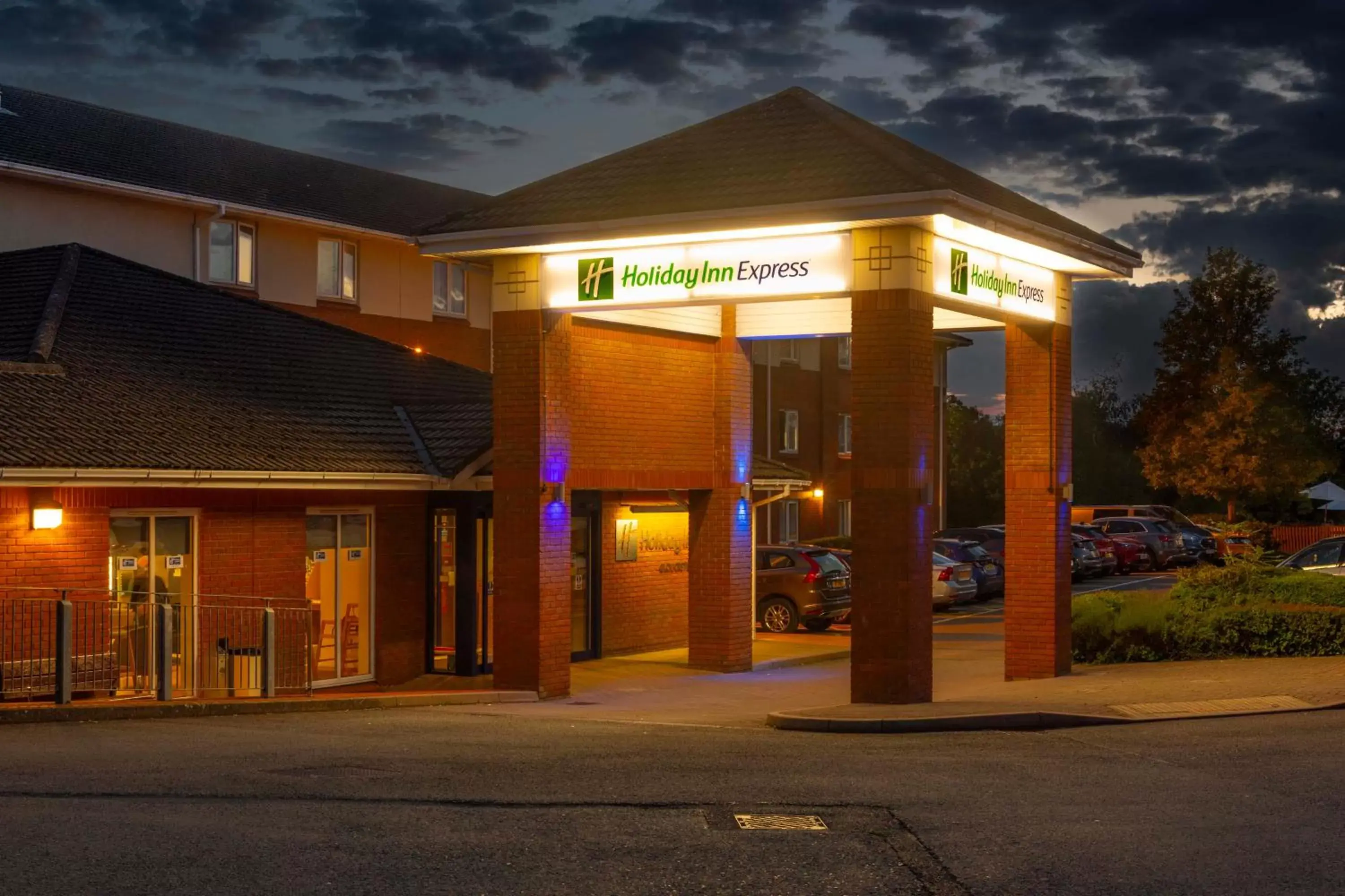 Property Building in Holiday Inn Express Gloucester - South, an IHG Hotel