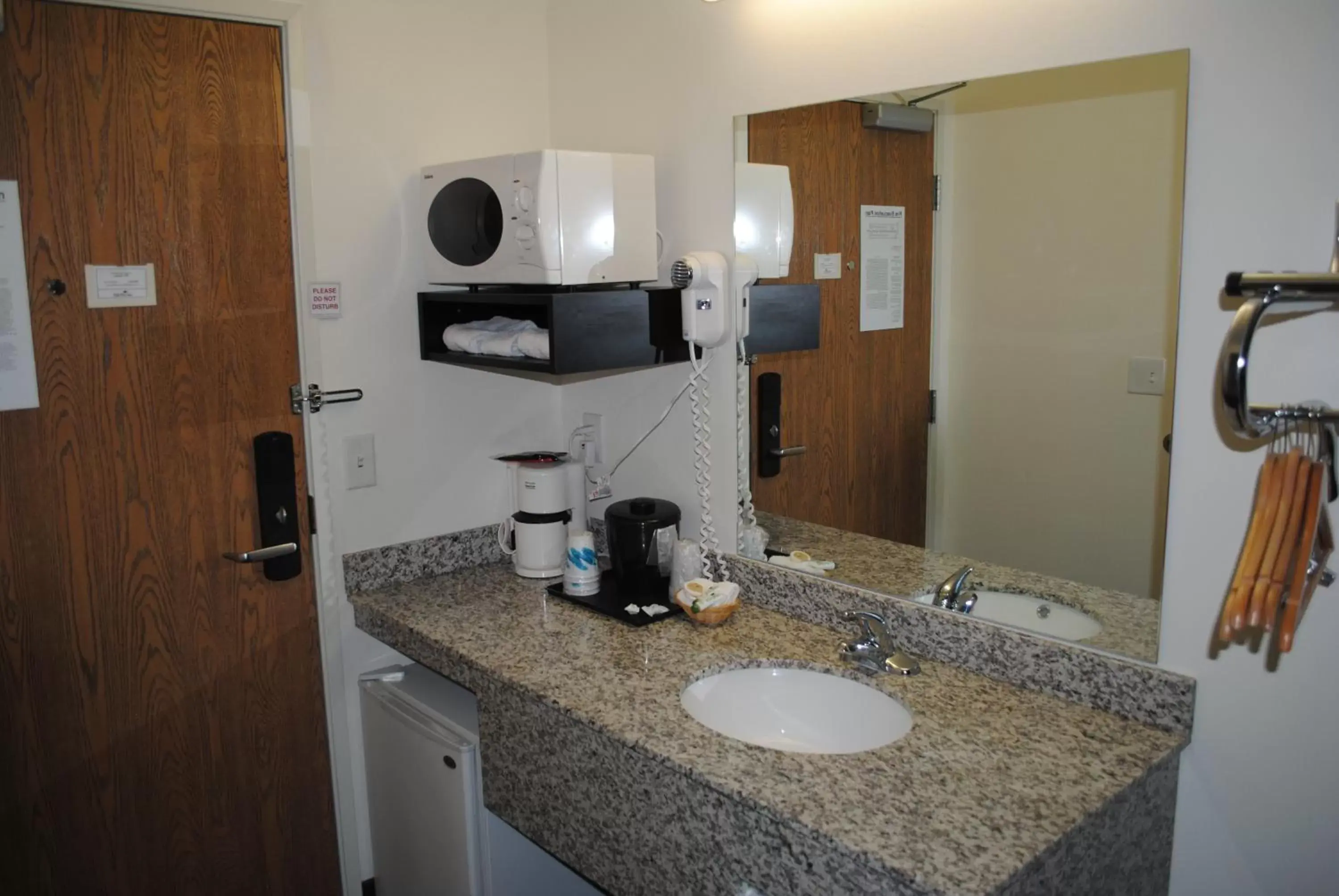 Double Room - Non-Smoking in Travelodge by Wyndham Milford Double Room - Non-Smoking in Travelodge by Wyndham Milford