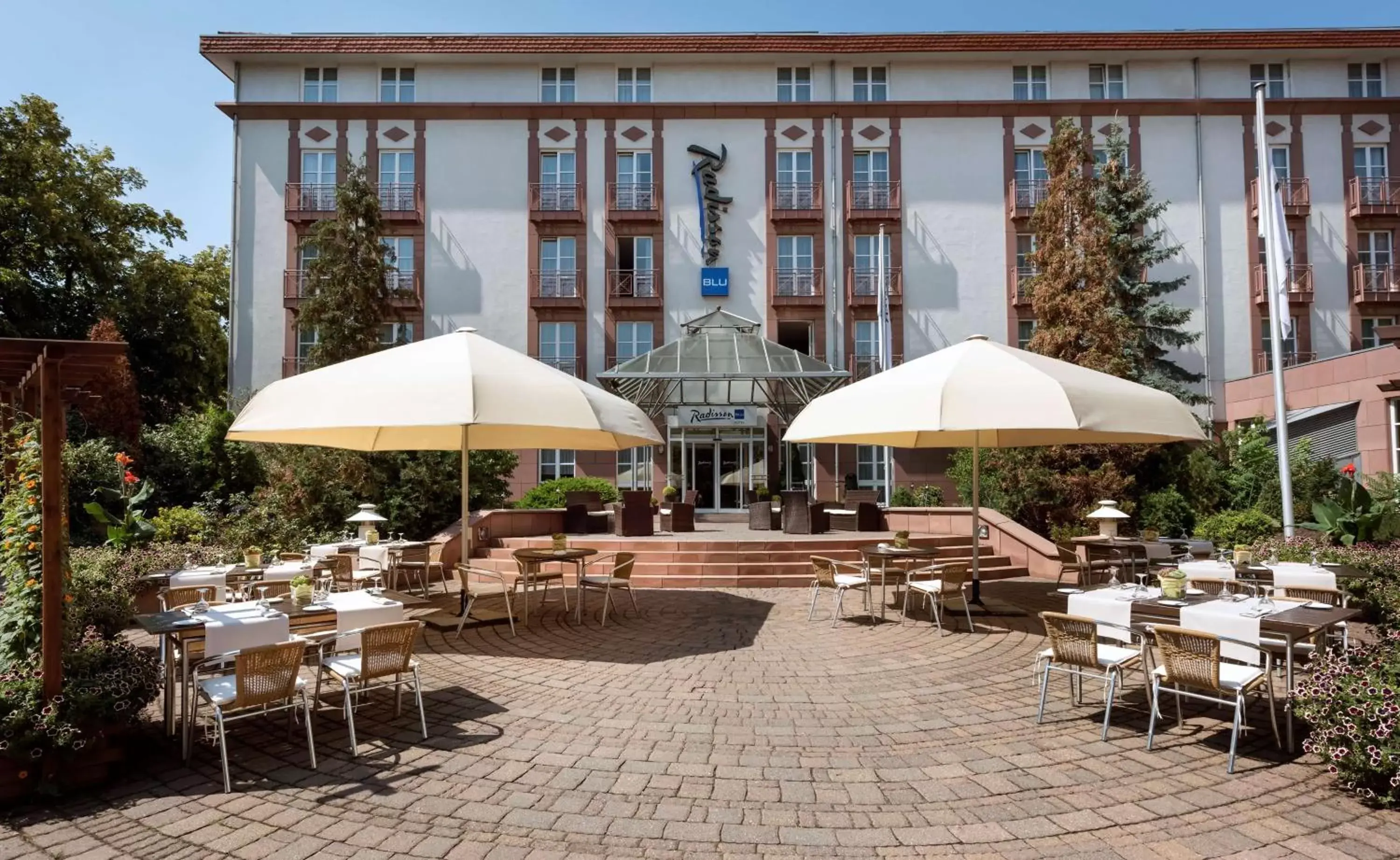 Property building, Restaurant/Places to Eat in Radisson Blu Hotel Halle-Merseburg