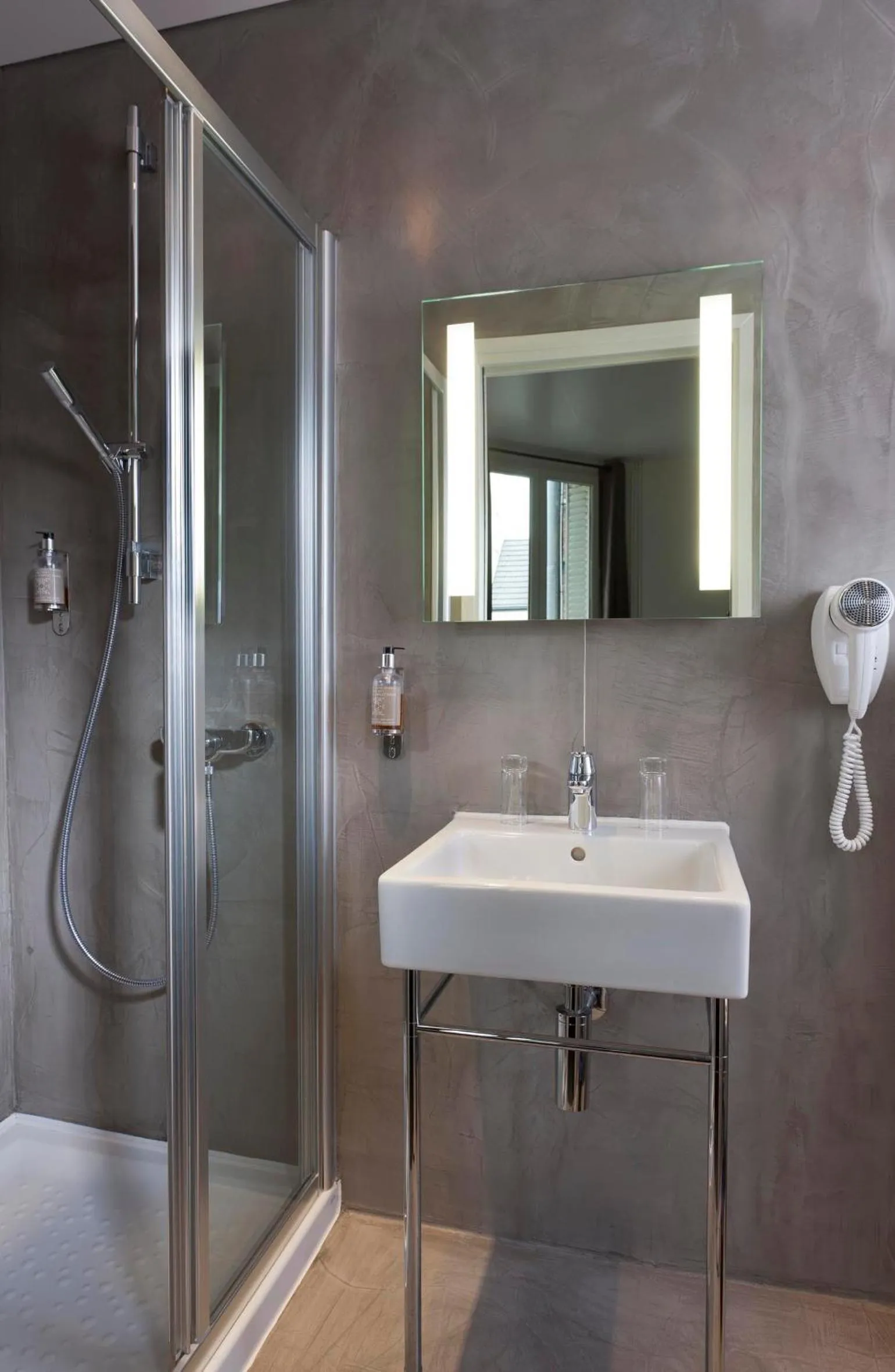 Bathroom in Hotel Douglas