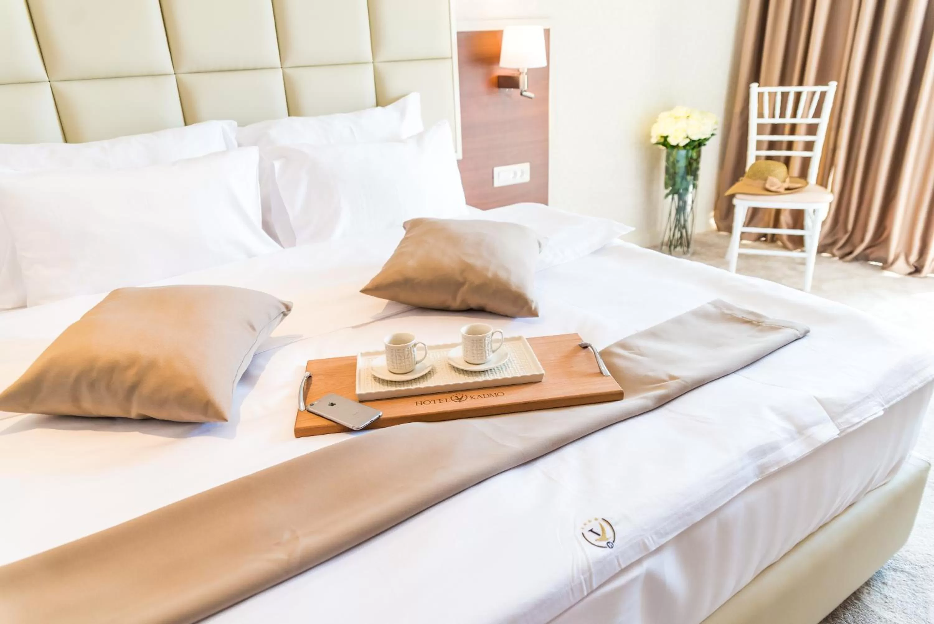 Bedroom, Bed in Hotel Kadmo by Aycon