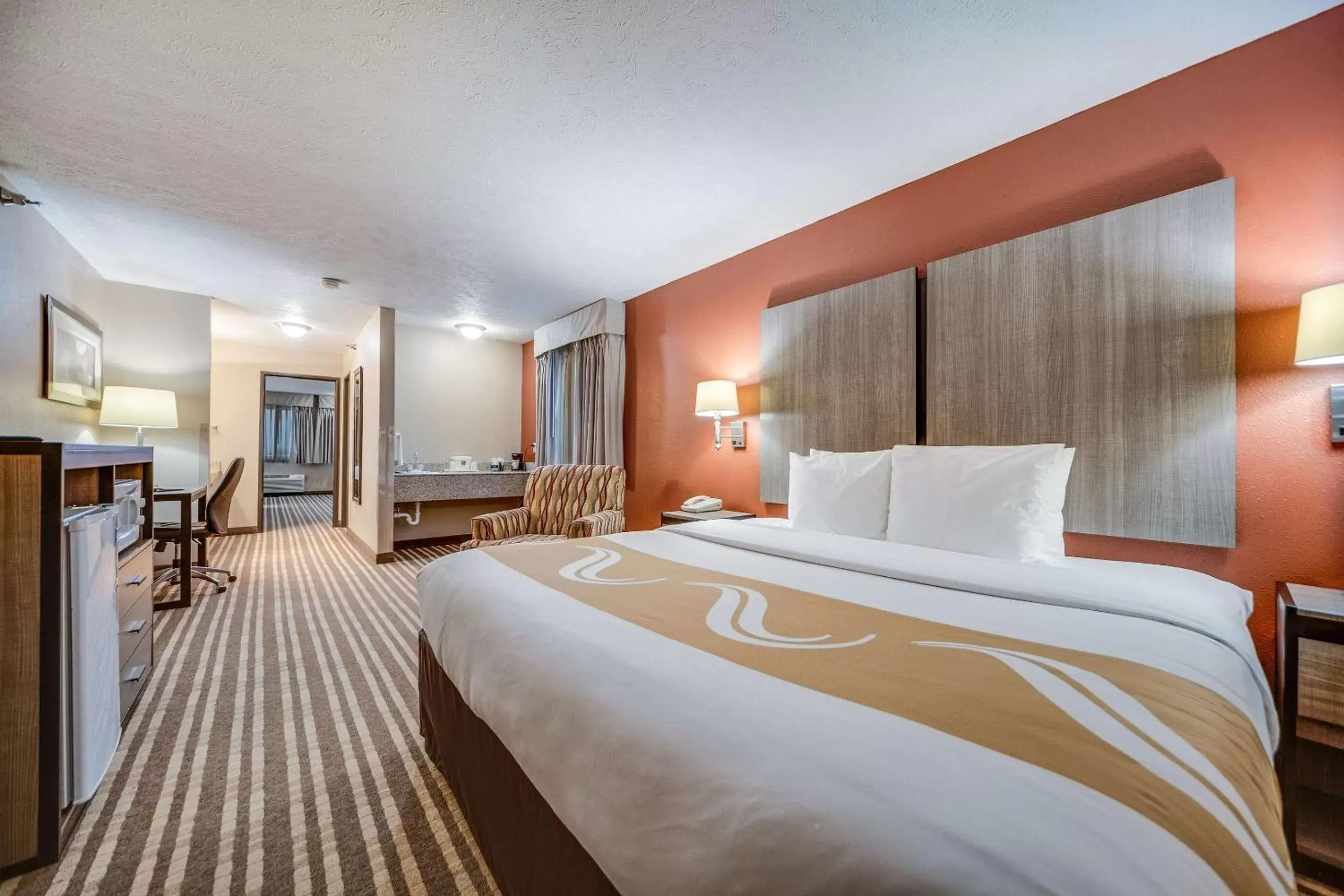 Bedroom, Bed in Quality Inn Hastings Bedroom, Bed in Quality Inn Hastings