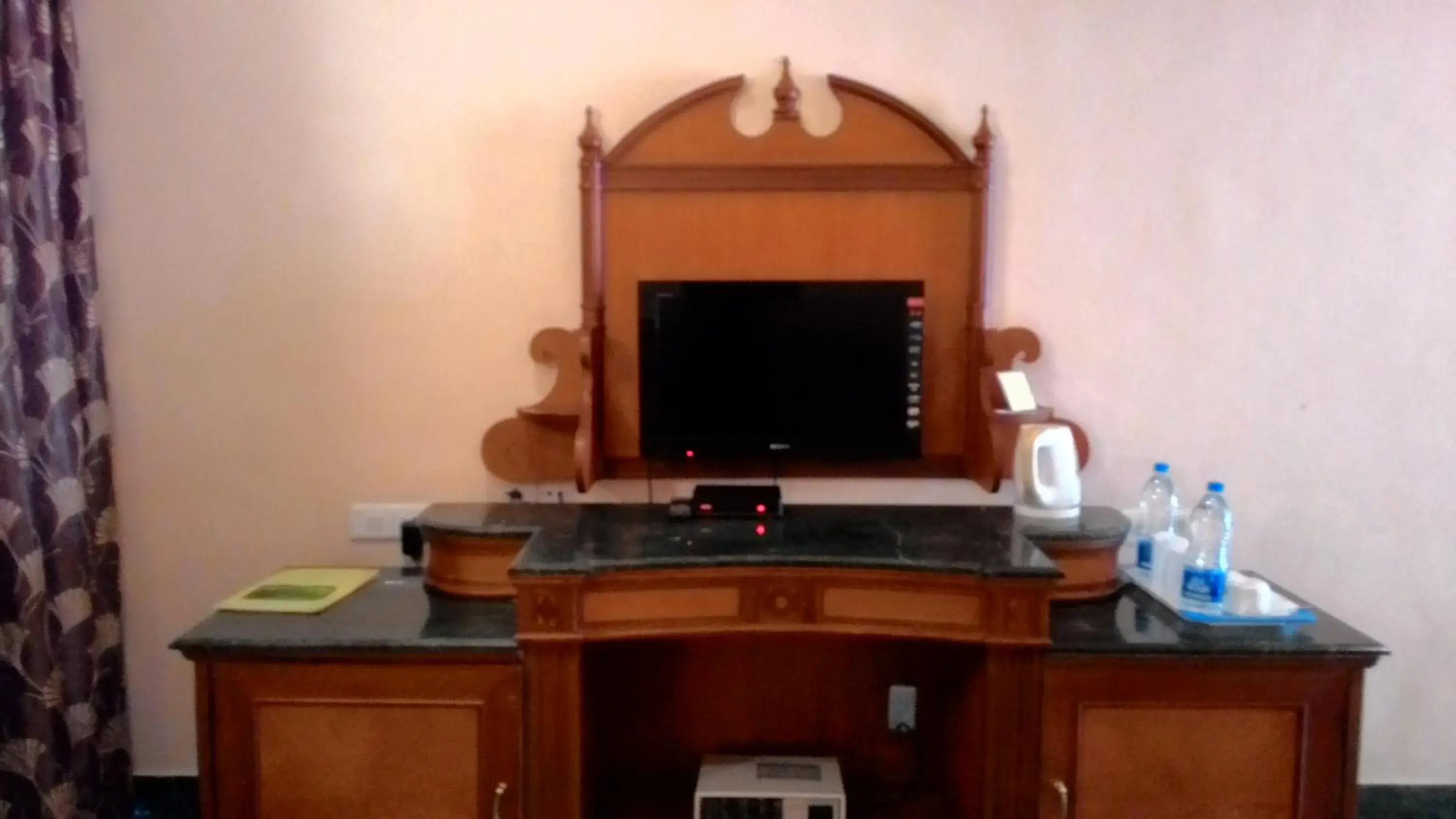 TV and multimedia, TV/Entertainment Center in Ktdc Tea County Resort