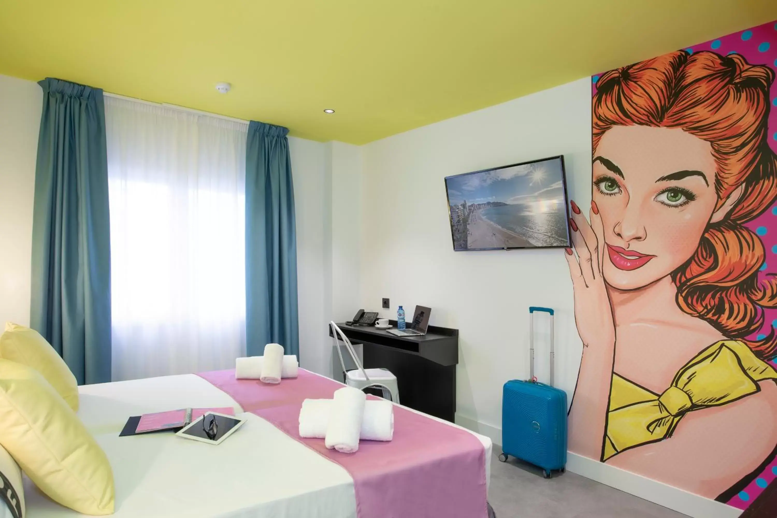 Bedroom in Casual Pop Art Benidorm