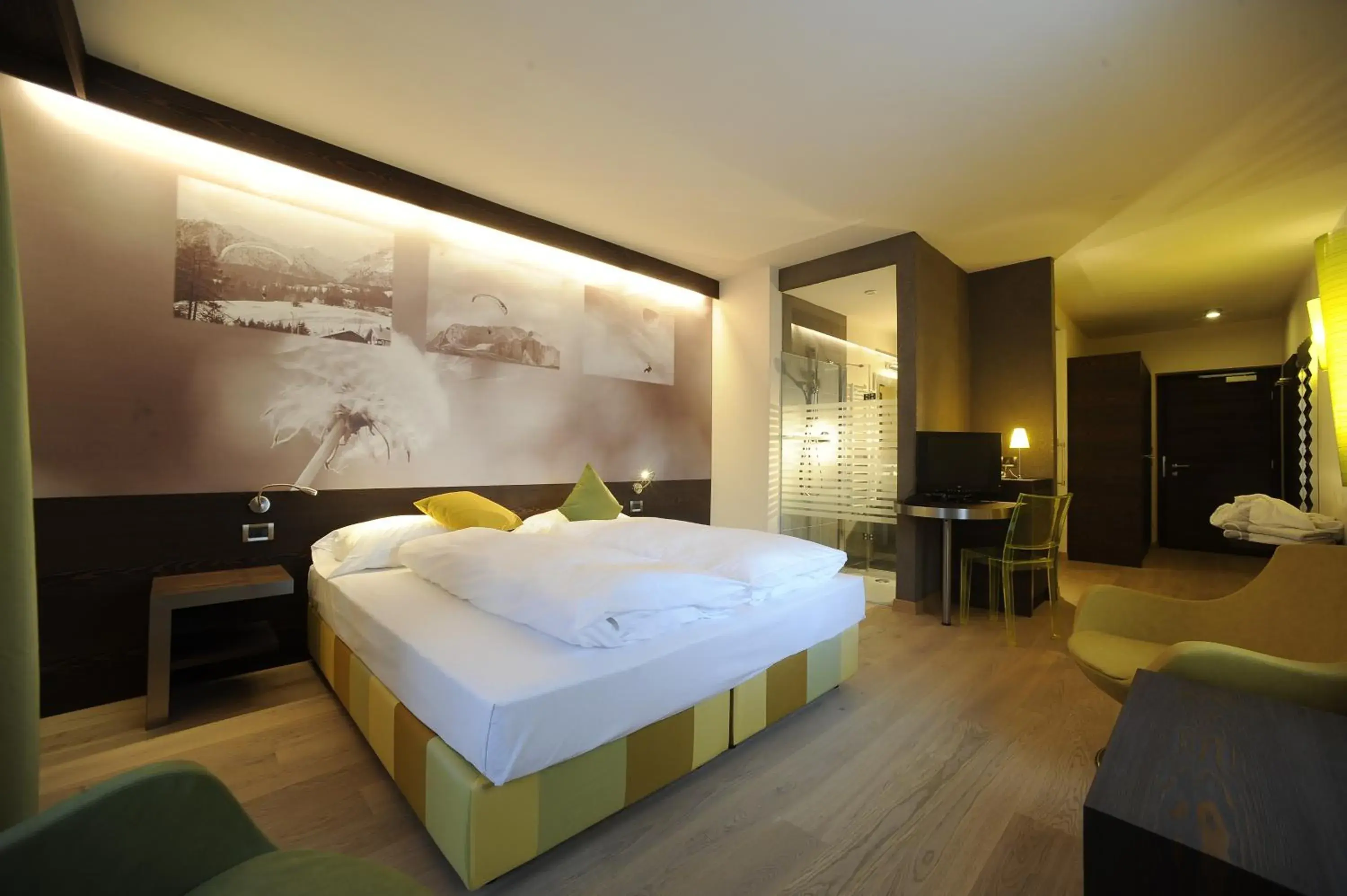 TV and multimedia, Bed in Olympic SPA Hotel - Adults Only